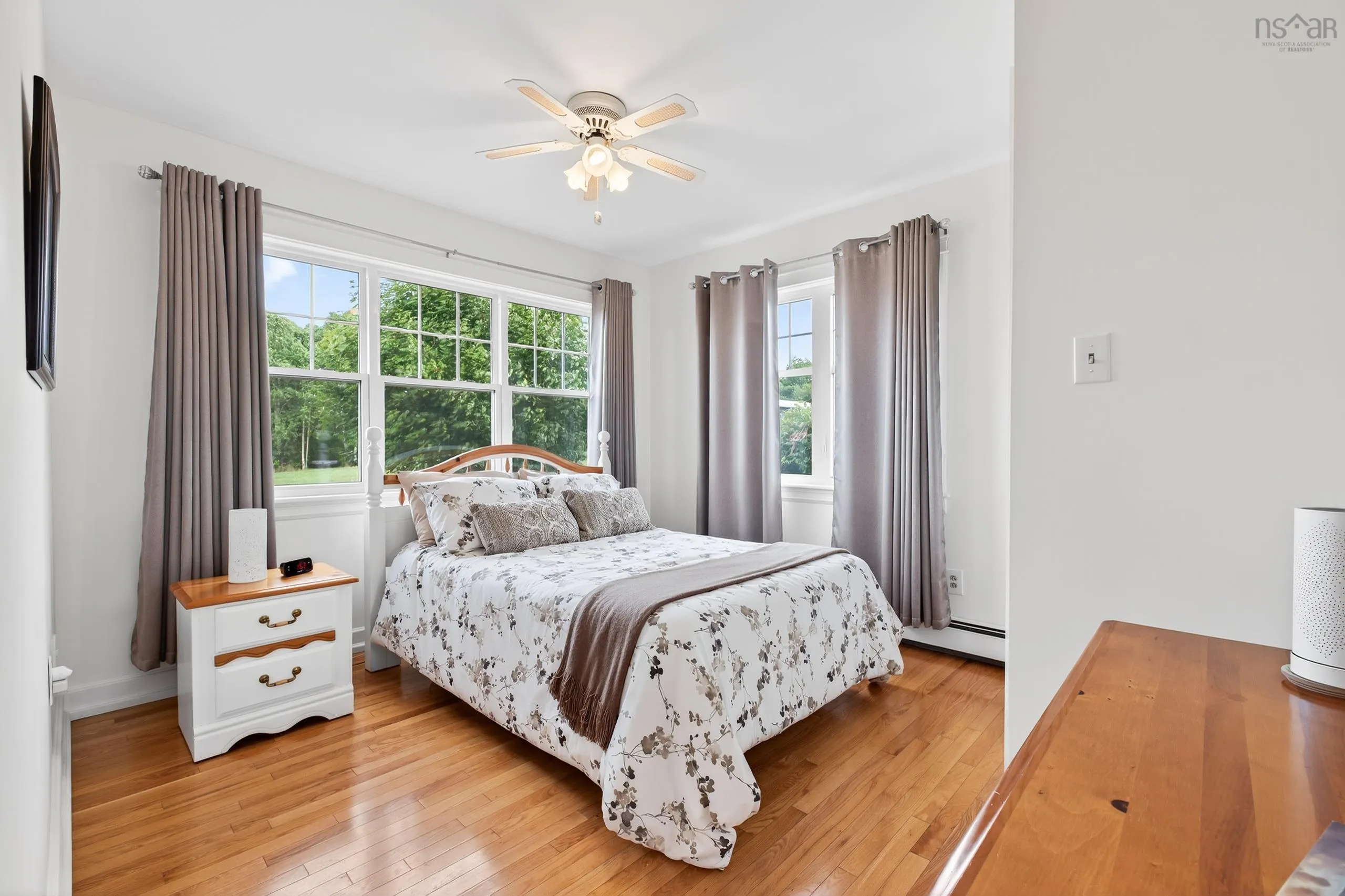 2140 Point Edward Highway, Point Edward, NS B2A 4R6, 3 Bedrooms Bedrooms, ,3 BathroomsBathrooms,Residential,For Sale,Point Edward Highway,202521181