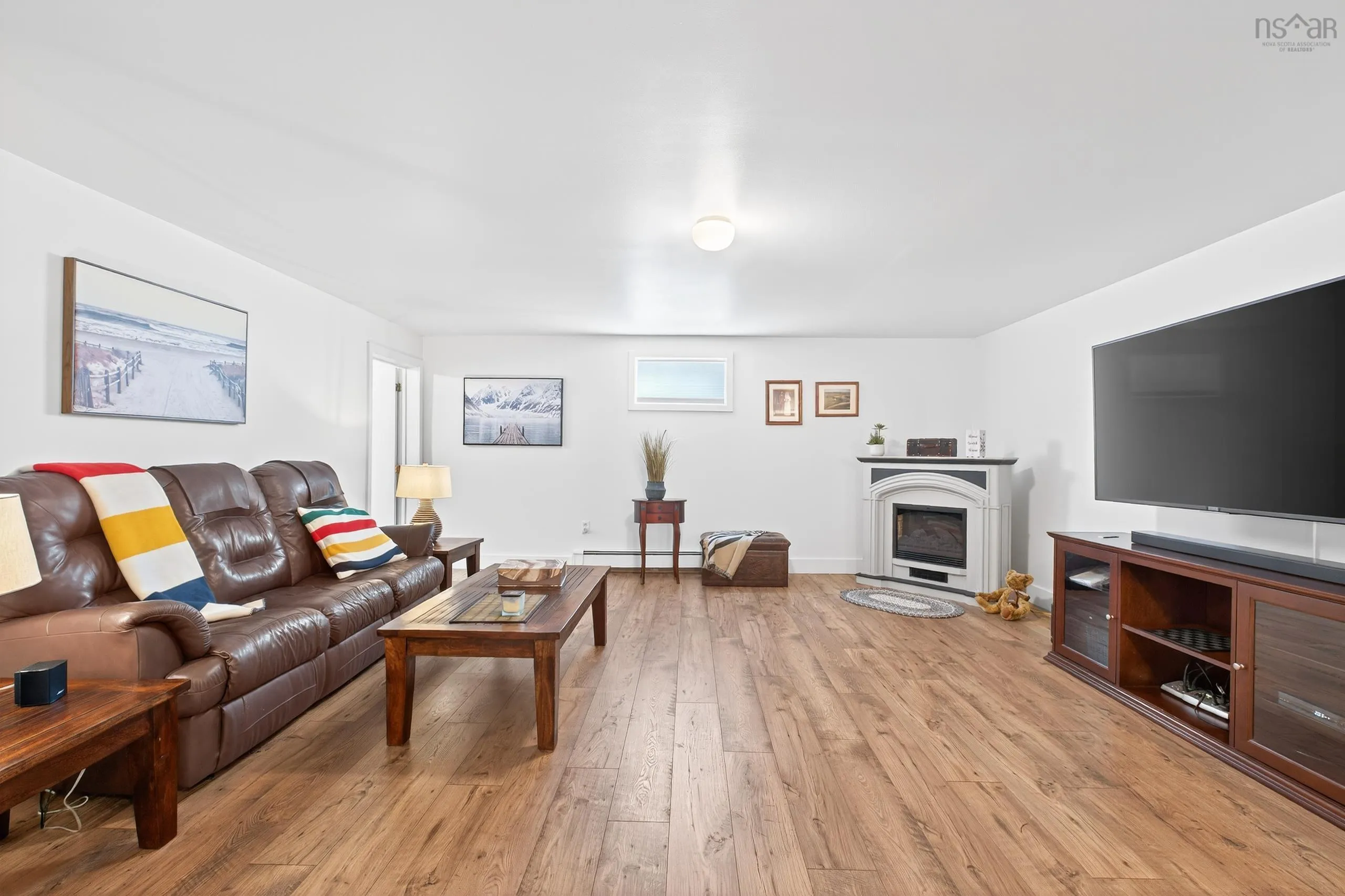 2140 Point Edward Highway, Point Edward, NS B2A 4R6, 3 Bedrooms Bedrooms, ,3 BathroomsBathrooms,Residential,For Sale,Point Edward Highway,202521181