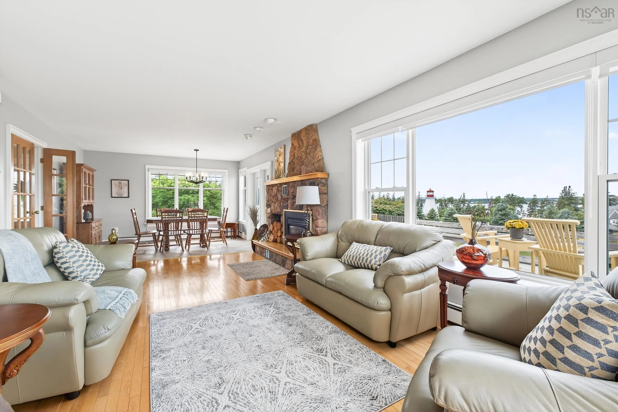 2140 Point Edward Highway, Point Edward, NS B2A 4R6, 3 Bedrooms Bedrooms, ,3 BathroomsBathrooms,Residential,For Sale,Point Edward Highway,202521181
