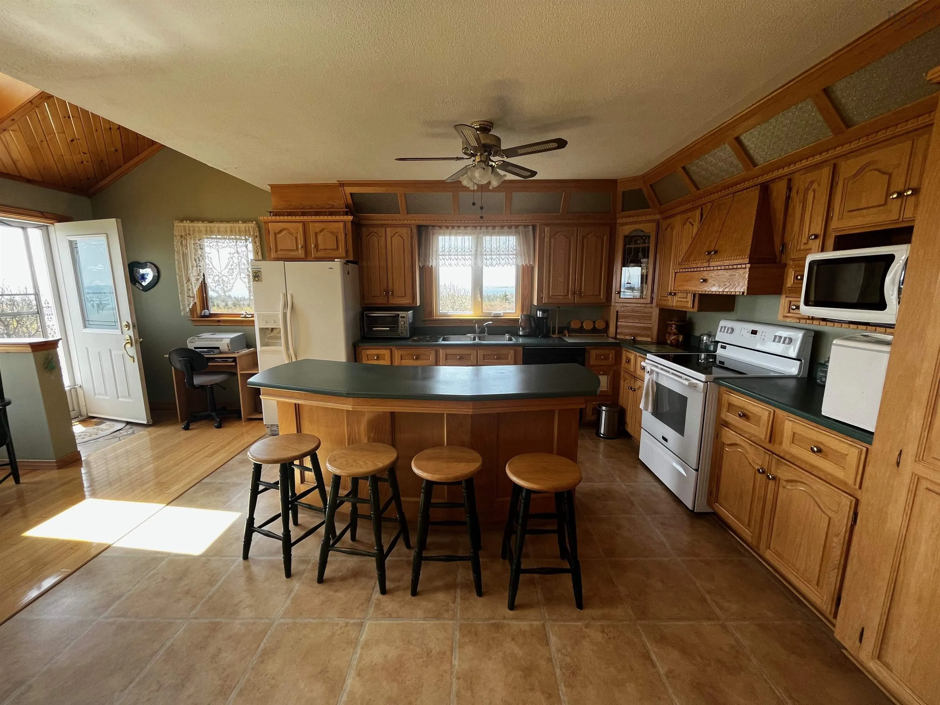 25 North Road, Charlos Cove, NS B0H 1T0, 3 Bedrooms Bedrooms, ,2 BathroomsBathrooms,Residential,For Sale,North Road,202518602