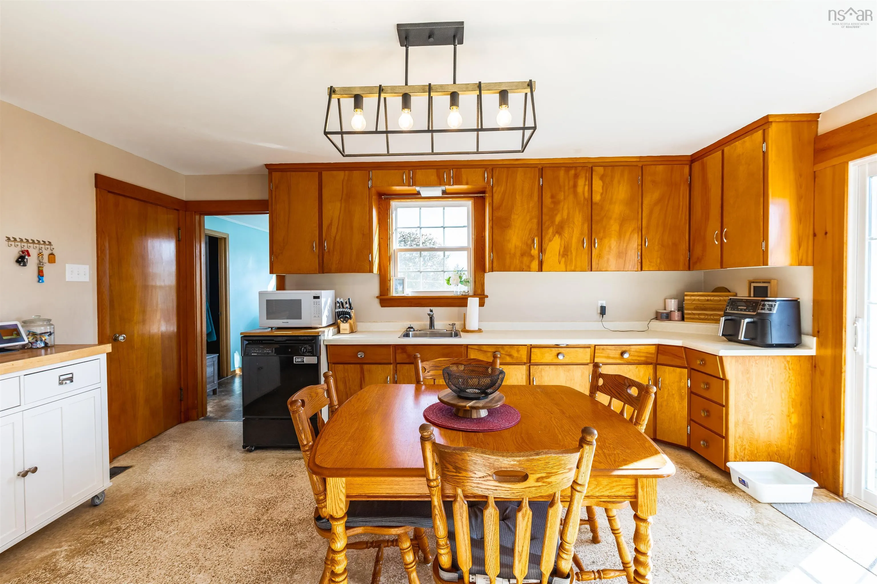 41 School Street, Lower West Pubnico, NS B0W 2C0, 3 Bedrooms Bedrooms, ,2 BathroomsBathrooms,Residential,For Sale,School,202525668