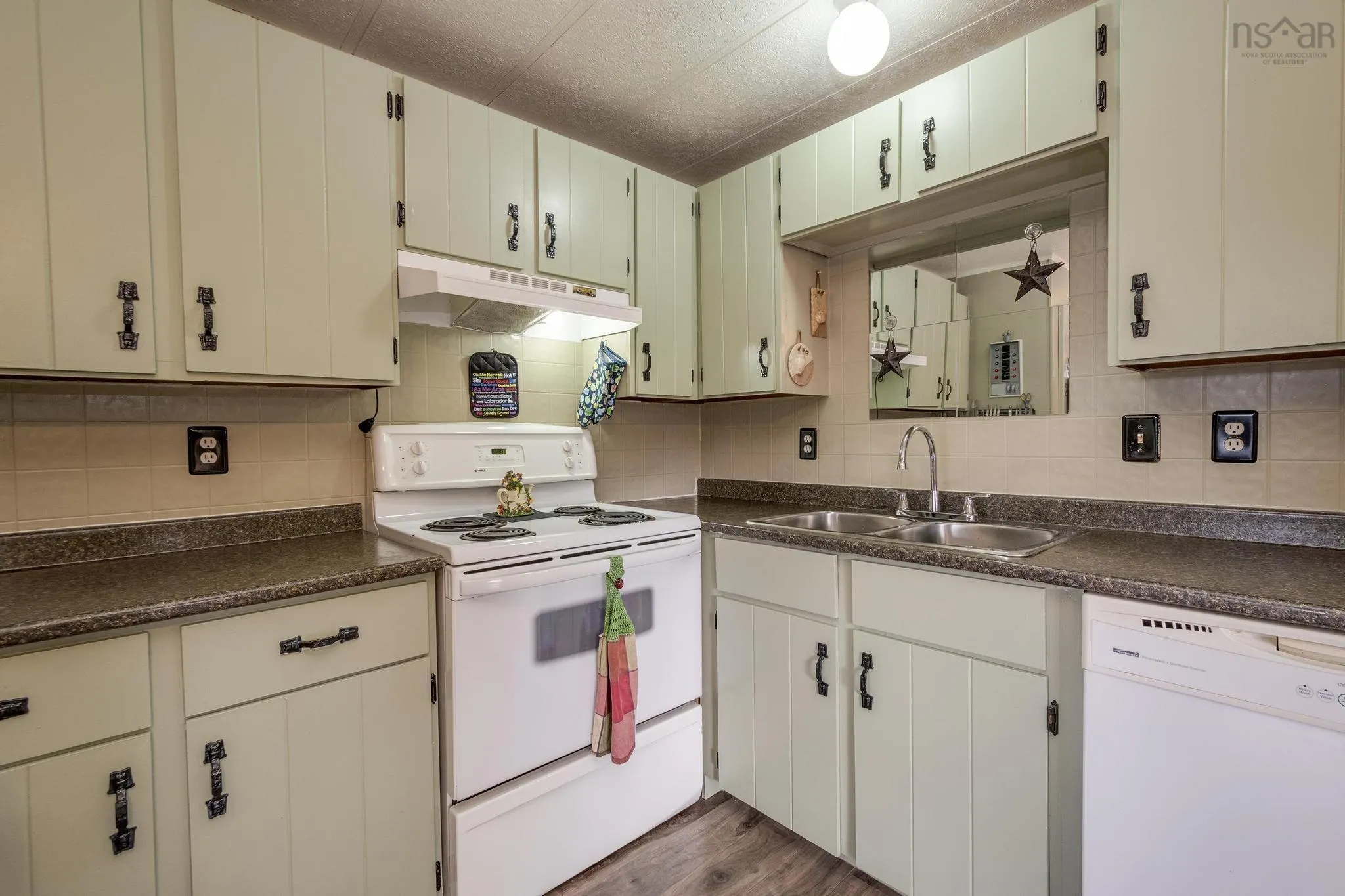 25 Owen Avenue, Mount Uniacke, NS B0N 1Z0, 2 Bedrooms Bedrooms, ,1 BathroomBathrooms,Residential,For Sale,Owen,202521138