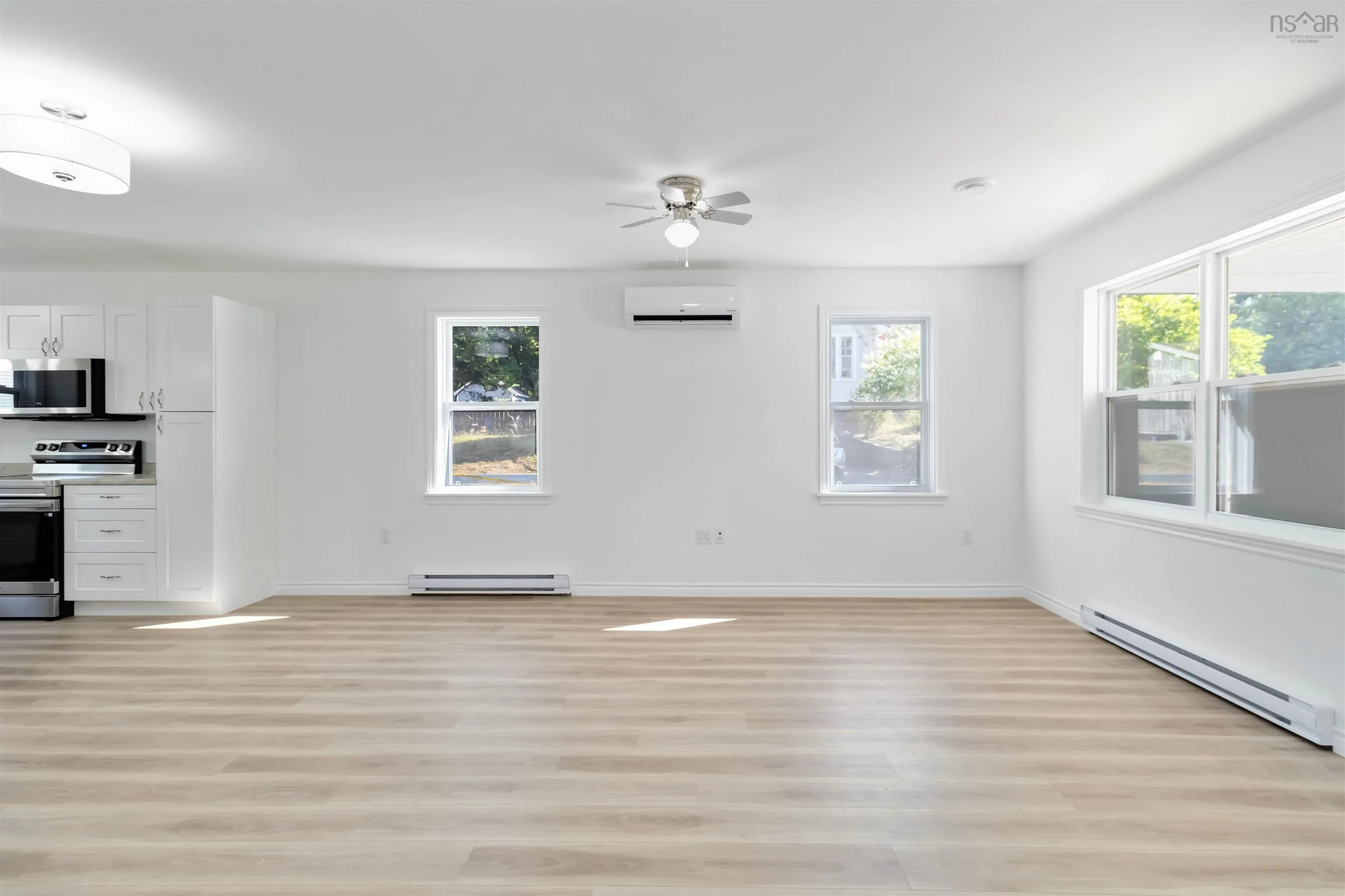 215 Aberdeen Road, Bridgewater, NS B4V 2S5, 2 Bedrooms Bedrooms, ,2 BathroomsBathrooms,Residential,For Sale,Aberdeen,202521380