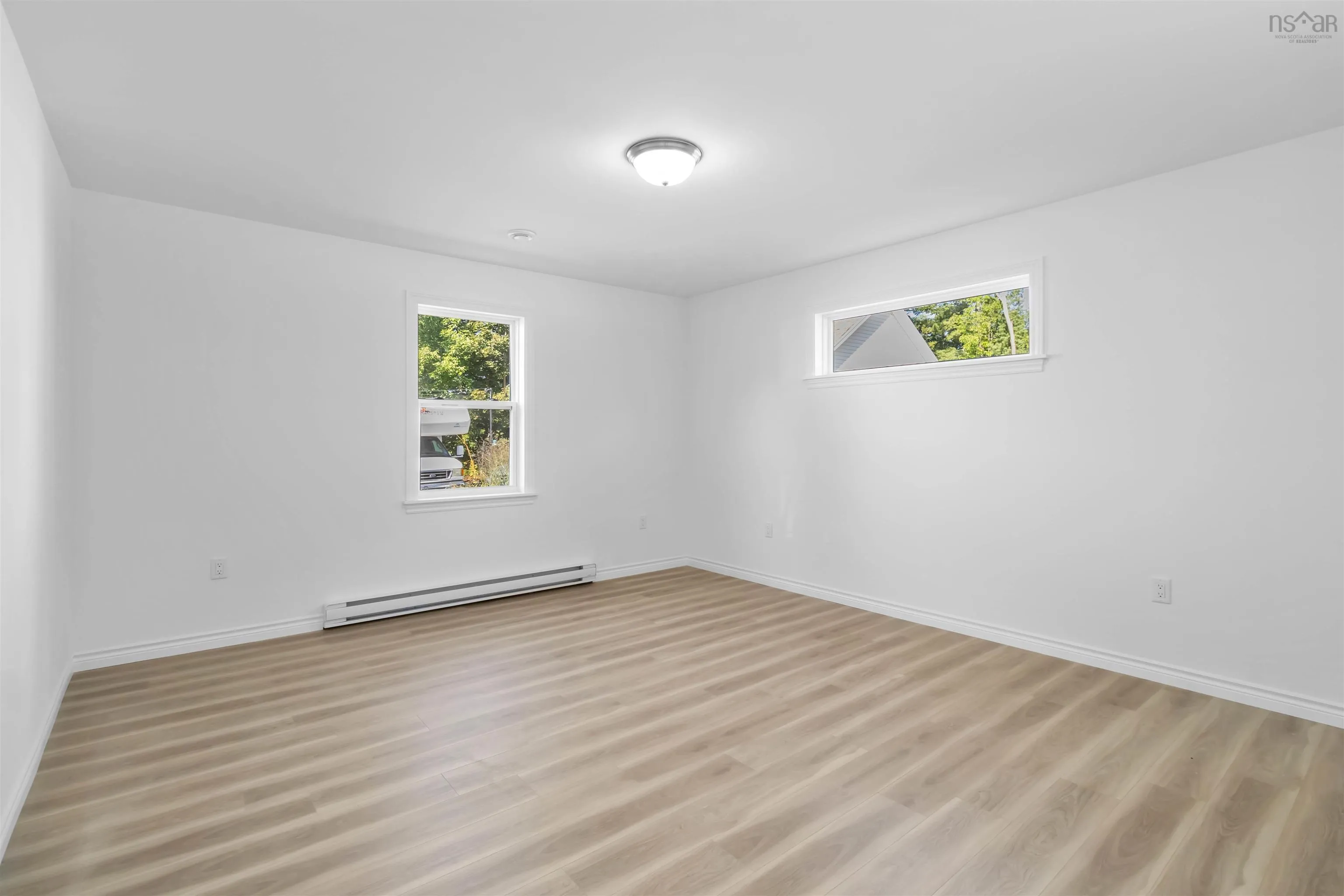 215 Aberdeen Road, Bridgewater, NS B4V 2S5, 2 Bedrooms Bedrooms, ,2 BathroomsBathrooms,Residential,For Sale,Aberdeen,202521380