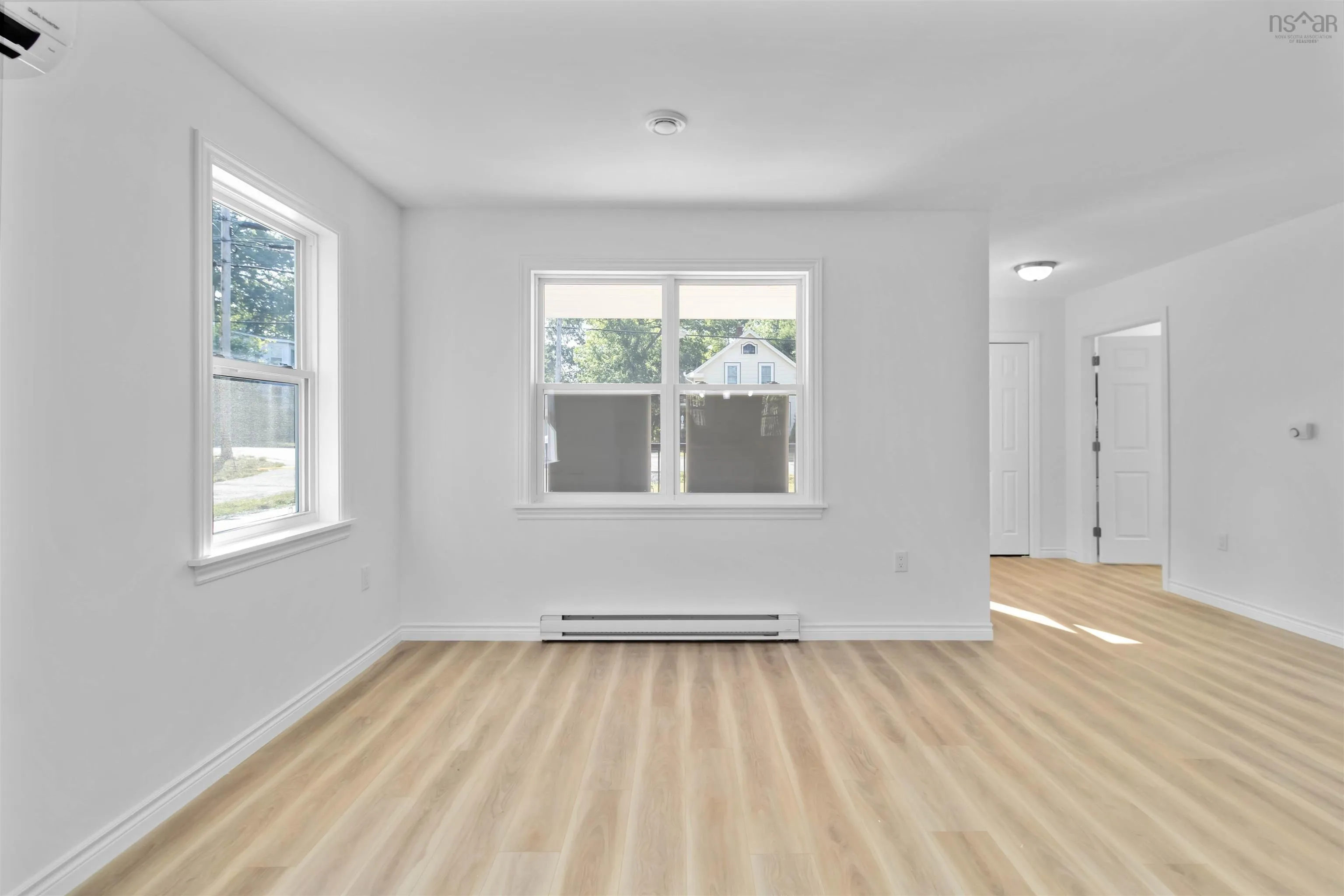 215 Aberdeen Road, Bridgewater, NS B4V 2S5, 2 Bedrooms Bedrooms, ,2 BathroomsBathrooms,Residential,For Sale,Aberdeen,202521380