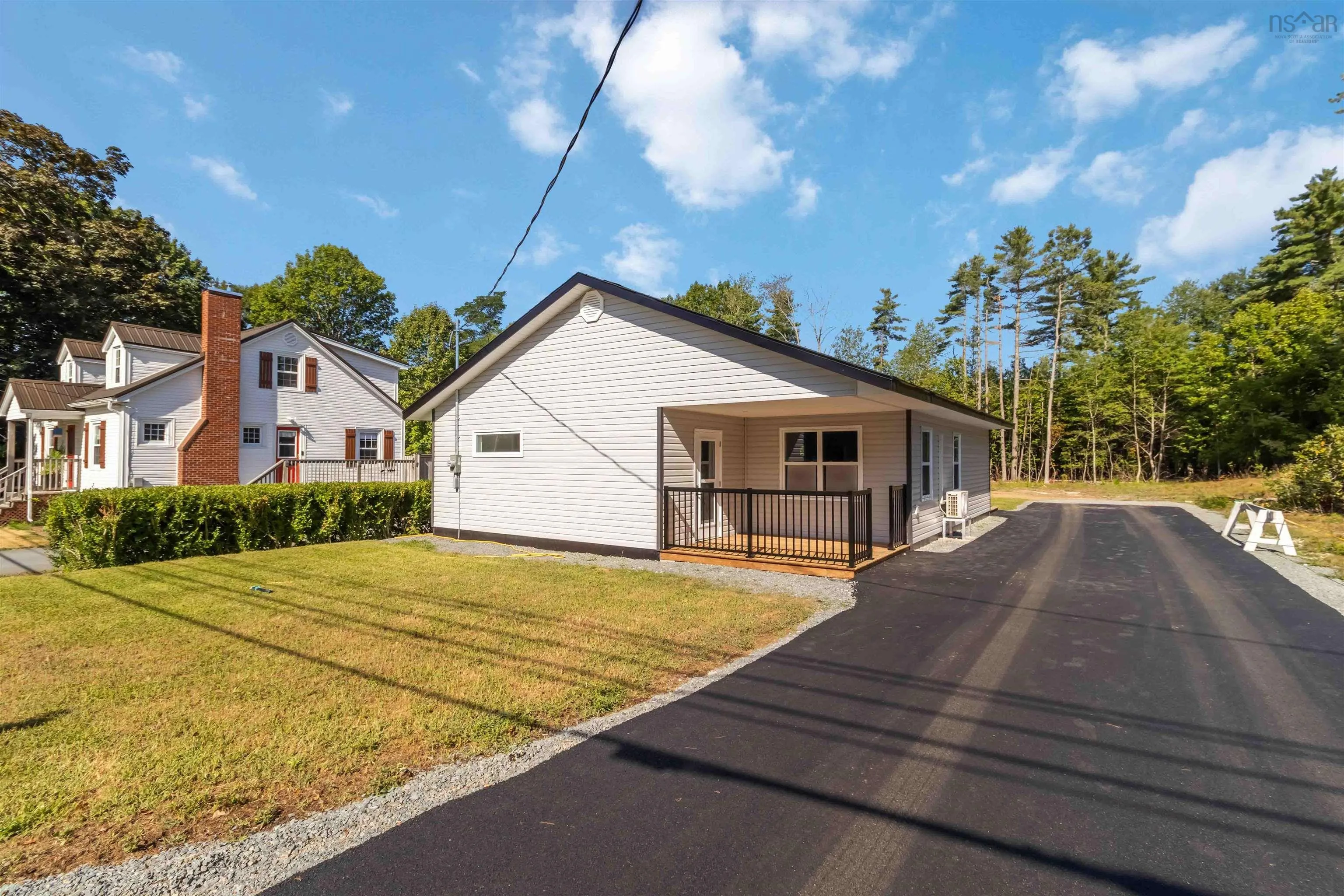 215 Aberdeen Road, Bridgewater, NS B4V 2S5, 2 Bedrooms Bedrooms, ,2 BathroomsBathrooms,Residential,For Sale,Aberdeen,202521380