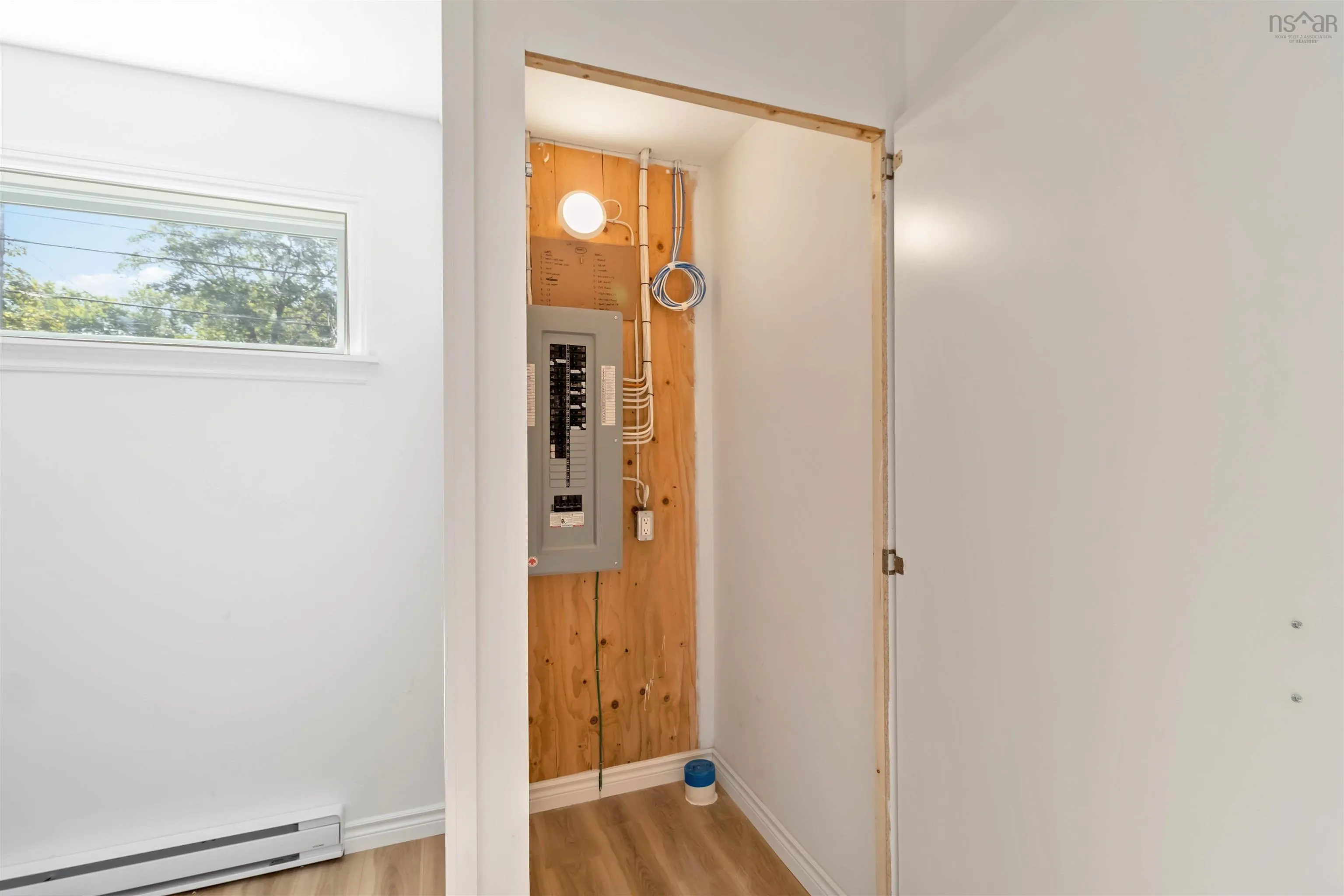 215 Aberdeen Road, Bridgewater, NS B4V 2S5, 2 Bedrooms Bedrooms, ,2 BathroomsBathrooms,Residential,For Sale,Aberdeen,202521380