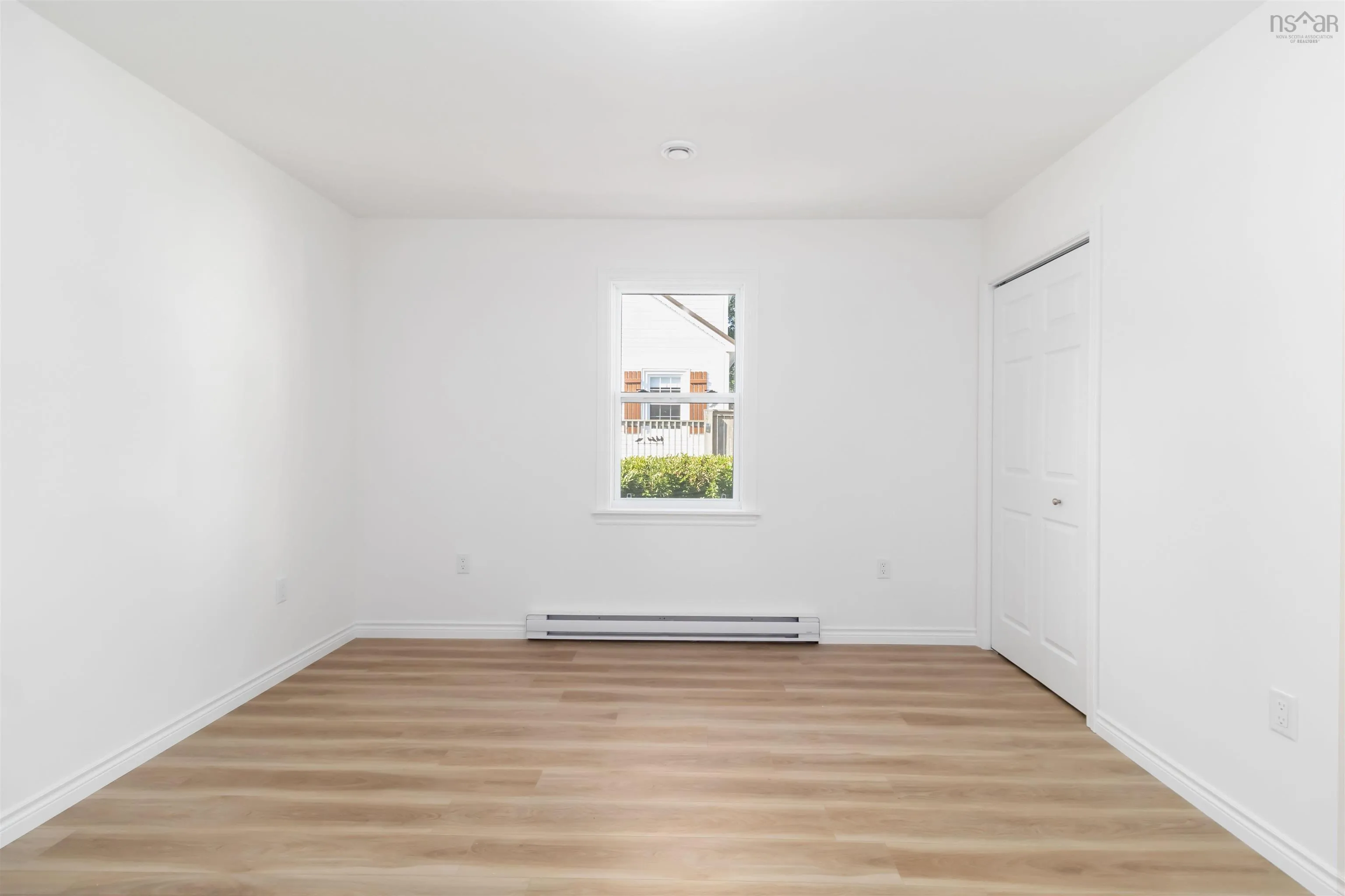 215 Aberdeen Road, Bridgewater, NS B4V 2S5, 2 Bedrooms Bedrooms, ,2 BathroomsBathrooms,Residential,For Sale,Aberdeen,202521380