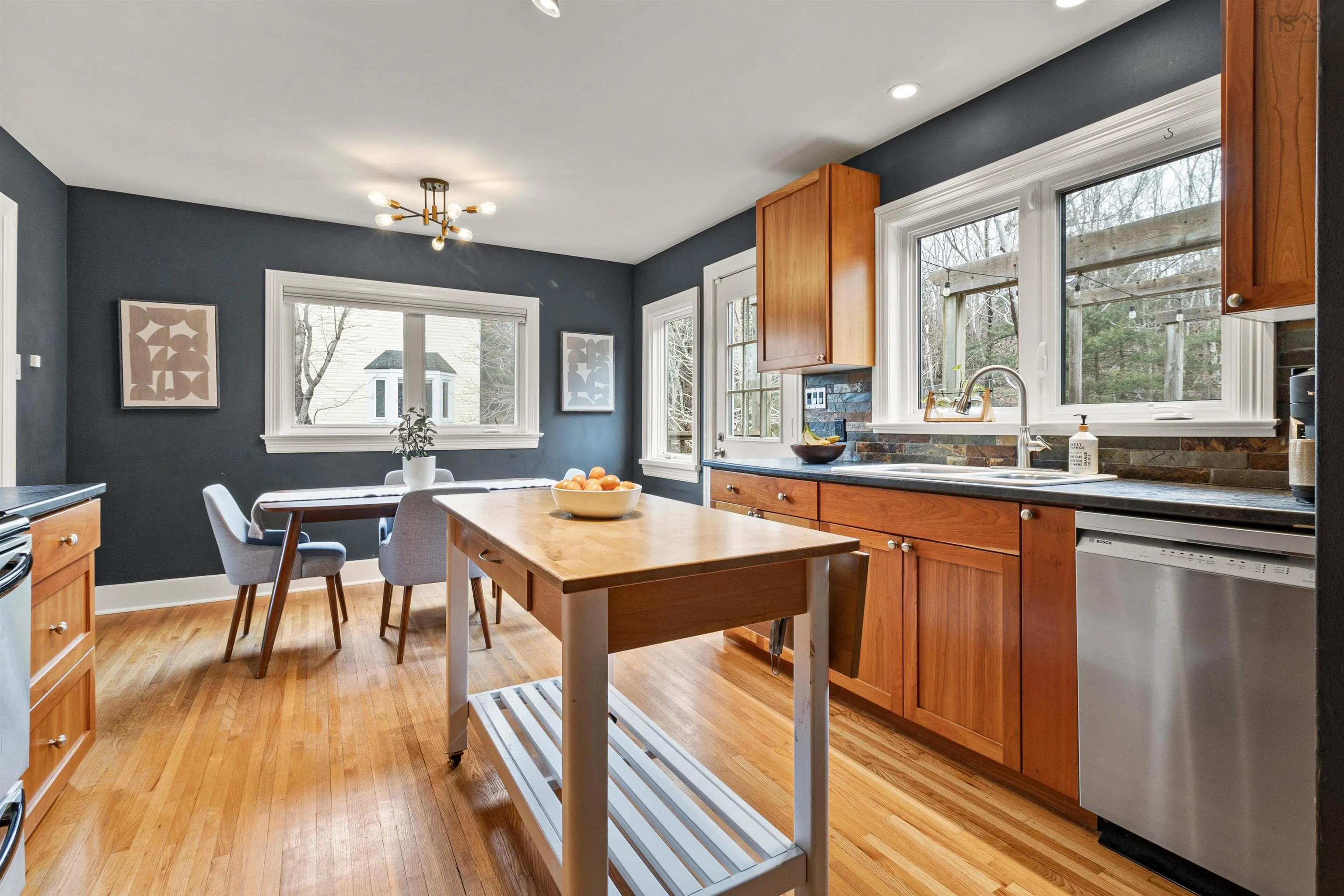 98a Williams Lake Road, Halifax, NS B3P 1T3, 3 Bedrooms Bedrooms, ,3 BathroomsBathrooms,Residential,For Sale,Williams Lake,202524702