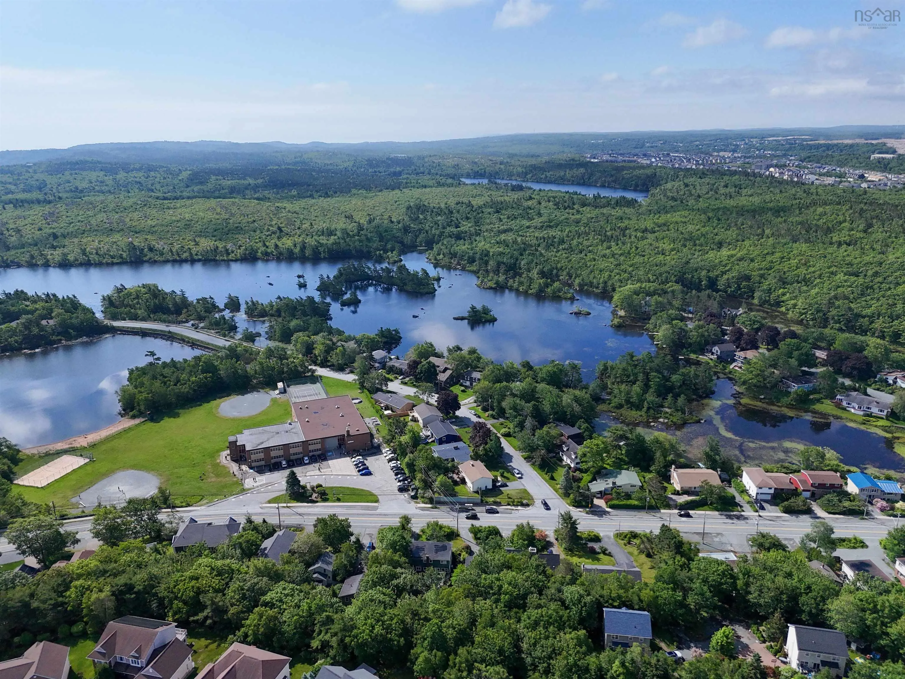 98a Williams Lake Road, Halifax, NS B3P 1T3, 3 Bedrooms Bedrooms, ,3 BathroomsBathrooms,Residential,For Sale,Williams Lake,202524702