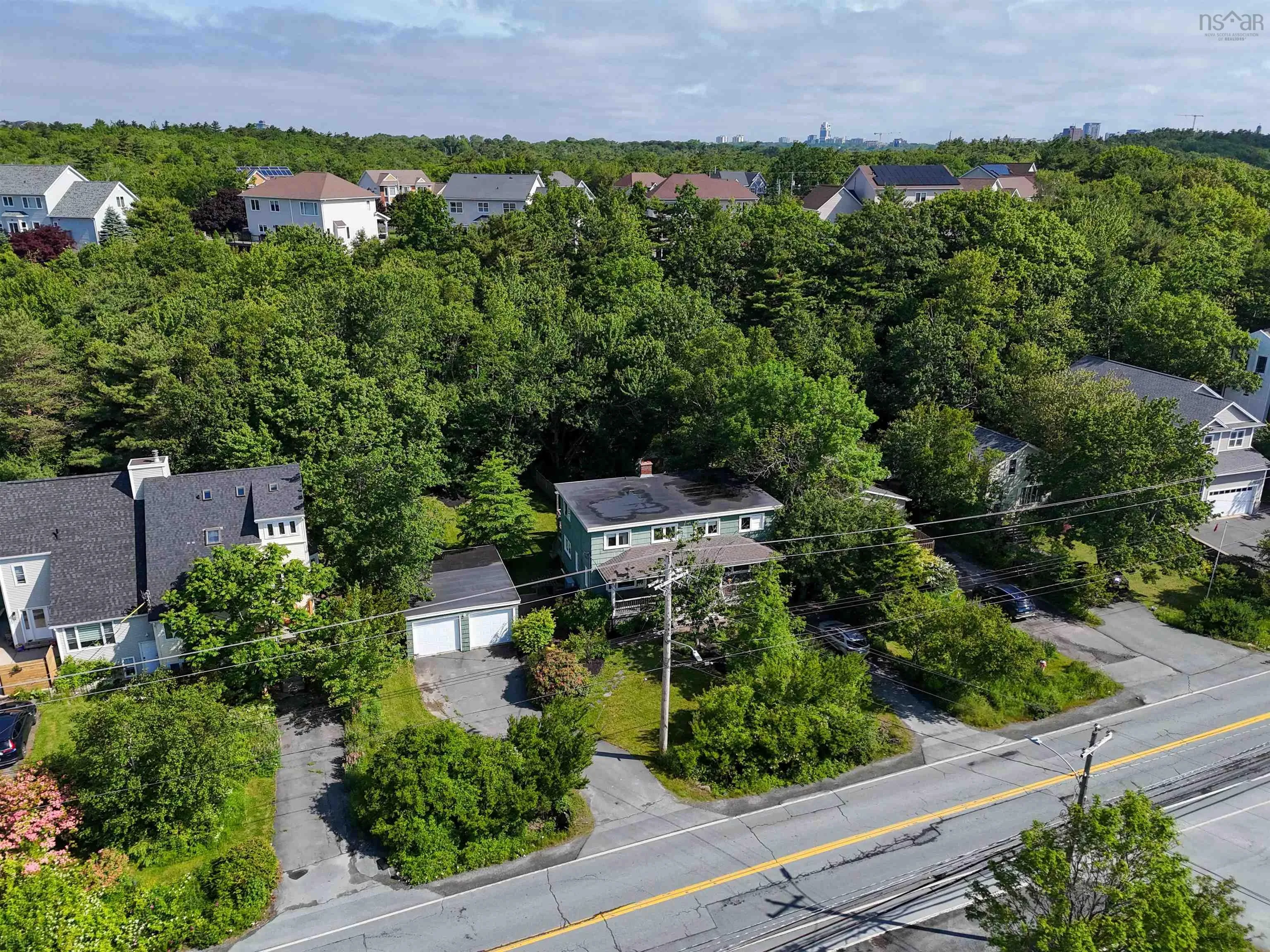 98a Williams Lake Road, Halifax, NS B3P 1T3, 3 Bedrooms Bedrooms, ,3 BathroomsBathrooms,Residential,For Sale,Williams Lake,202524702