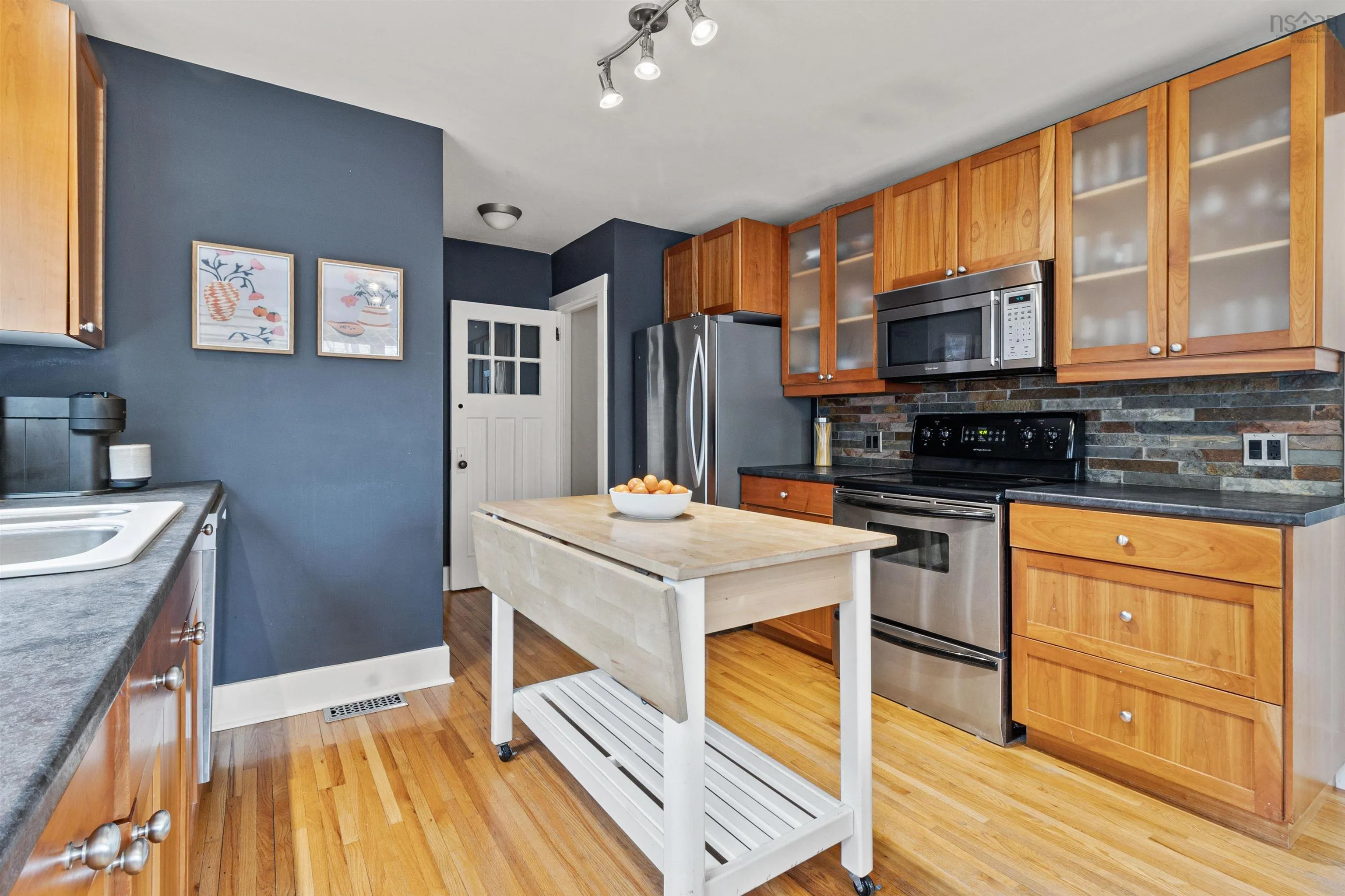 98a Williams Lake Road, Halifax, NS B3P 1T3, 3 Bedrooms Bedrooms, ,3 BathroomsBathrooms,Residential,For Sale,Williams Lake,202524702