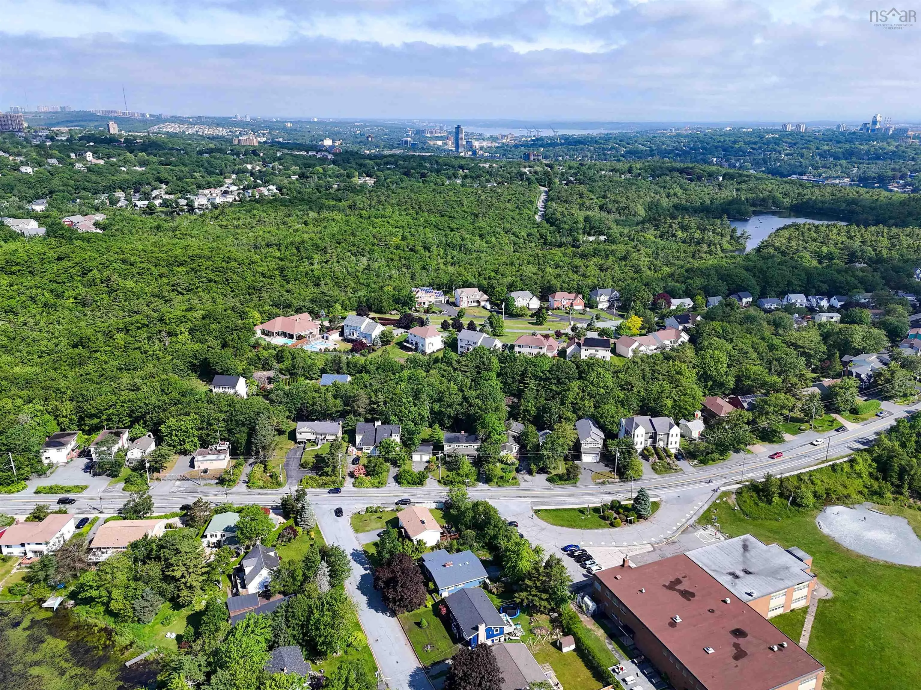 98a Williams Lake Road, Halifax, NS B3P 1T3, 3 Bedrooms Bedrooms, ,3 BathroomsBathrooms,Residential,For Sale,Williams Lake,202524702