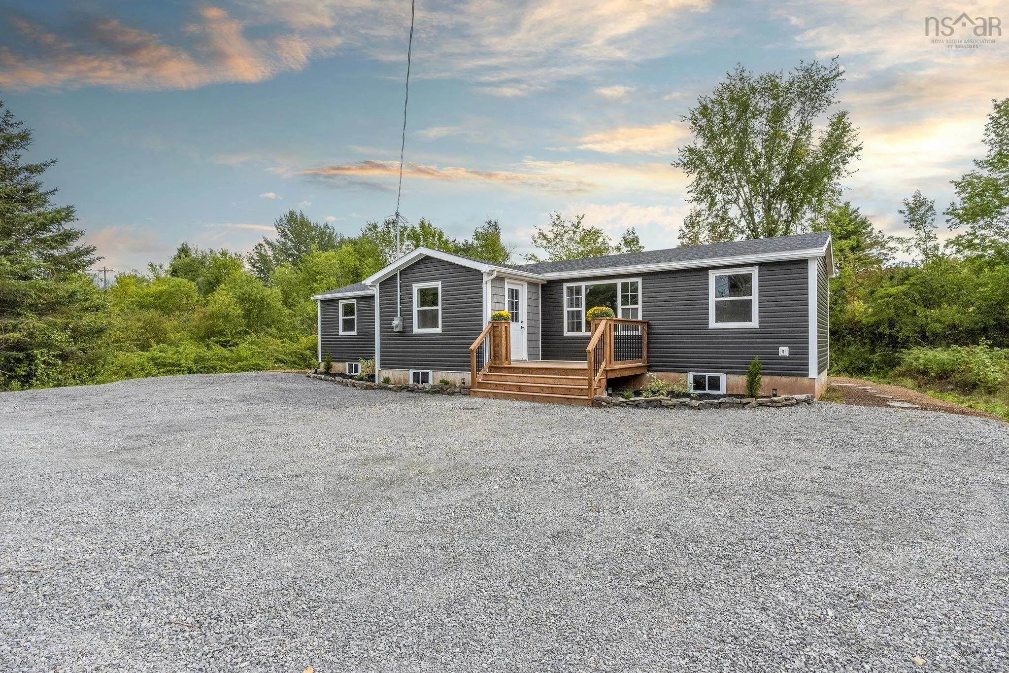 4668 Highway 1, Three Mile Plains, NS B0N 2T0, 2 Bedrooms Bedrooms, ,1 BathroomBathrooms,Residential,For Sale,Highway 1,202523543