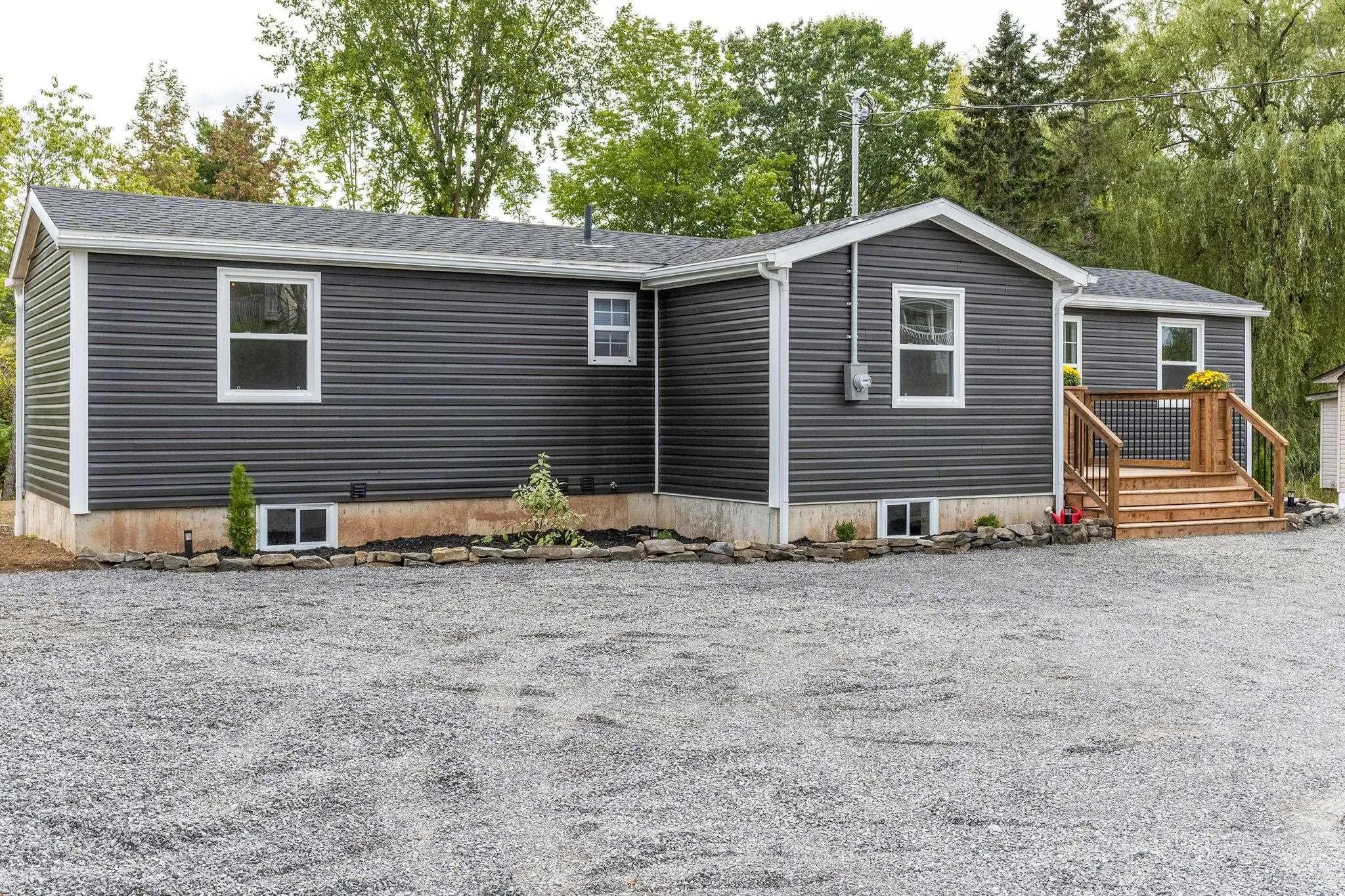 4668 Highway 1, Three Mile Plains, NS B0N 2T0, 2 Bedrooms Bedrooms, ,1 BathroomBathrooms,Residential,For Sale,Highway 1,202523543