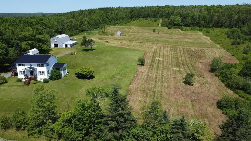 721 Indian Road, Nine Mile River, NS B2S 3E4, 4 Bedrooms Bedrooms, ,3 BathroomsBathrooms,Residential,For Sale,Indian,202525669