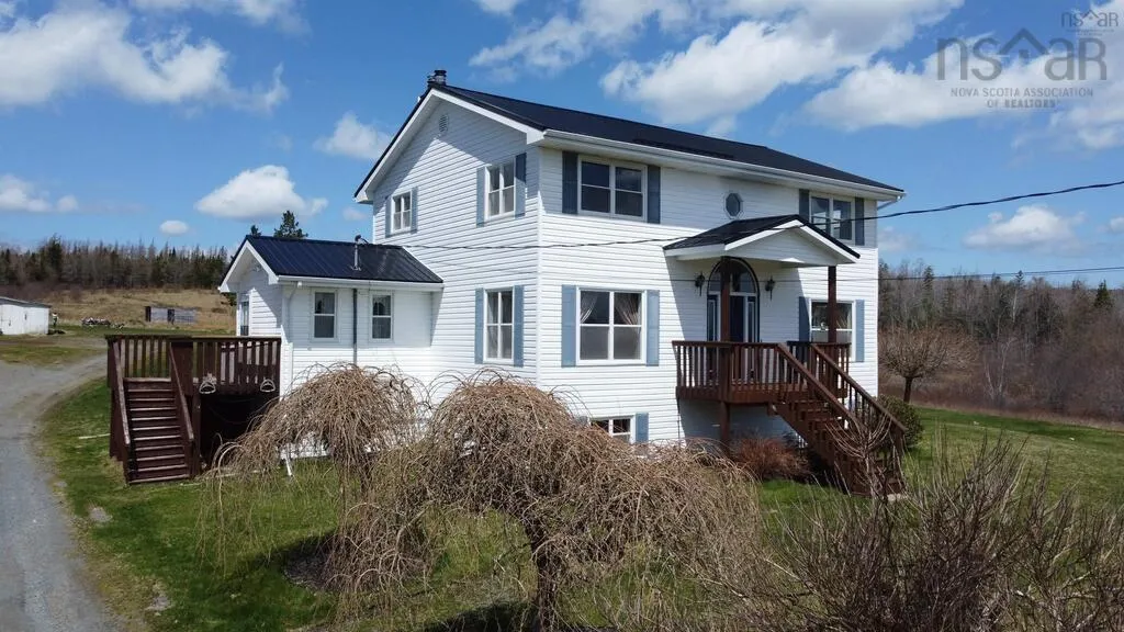 721 Indian Road, Nine Mile River, NS B2S 3E4, 4 Bedrooms Bedrooms, ,3 BathroomsBathrooms,Residential,For Sale,Indian,202525669