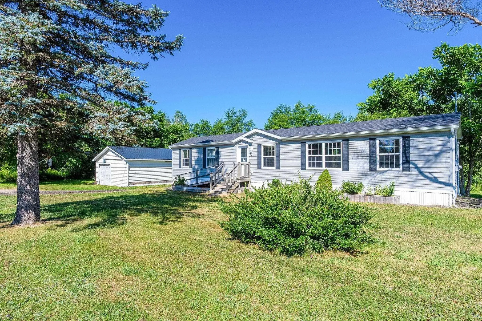 11905 Highway 1, Brickton, NS B0S 1M0, 2 Bedrooms Bedrooms, ,2 BathroomsBathrooms,Residential,For Sale,Highway 1,202518978