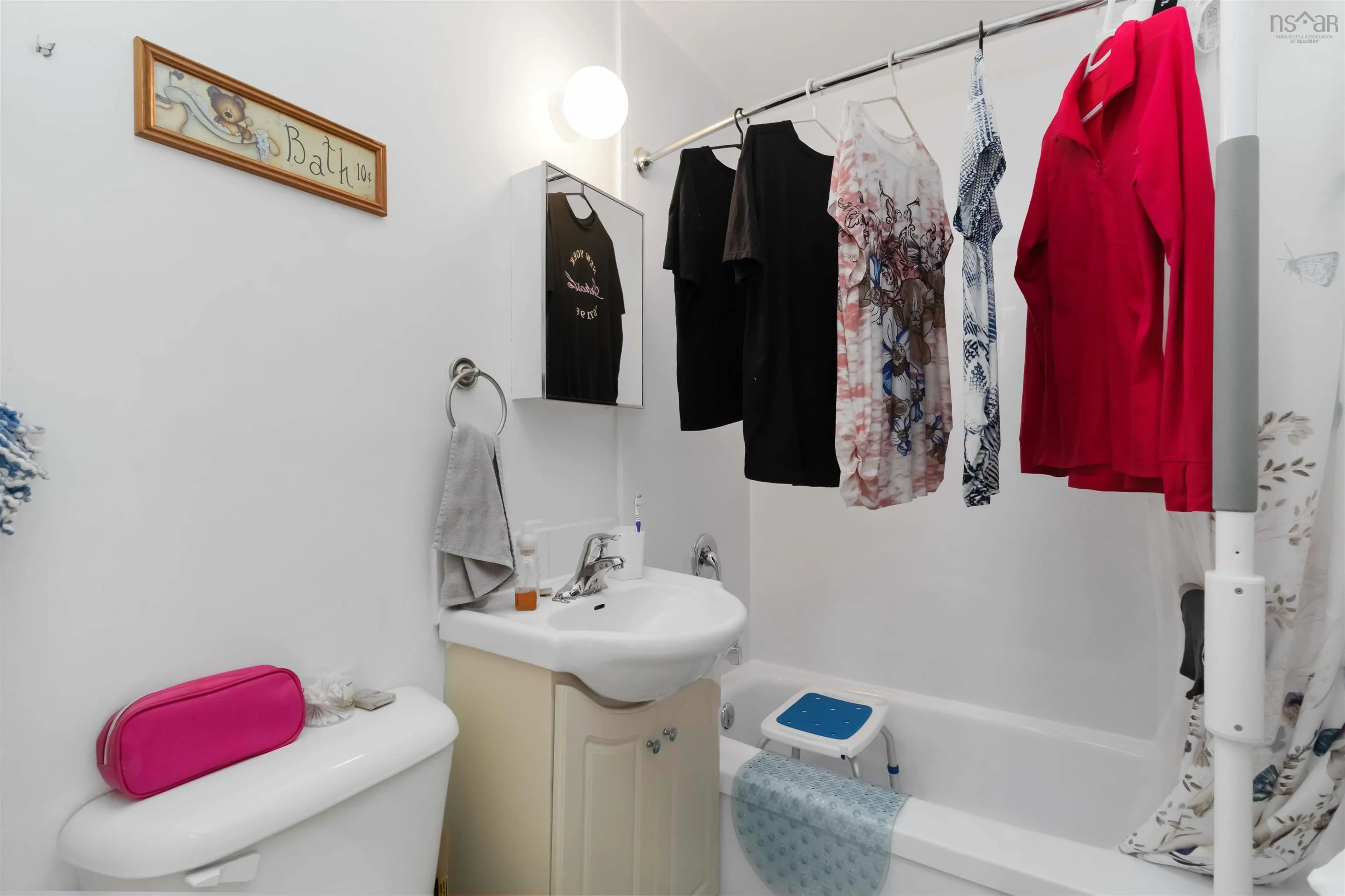 37 Gaston Road, Dartmouth, NS B2Y 3W2, 11 Bedrooms Bedrooms, ,Residential Income,For Sale,Gaston,202521523