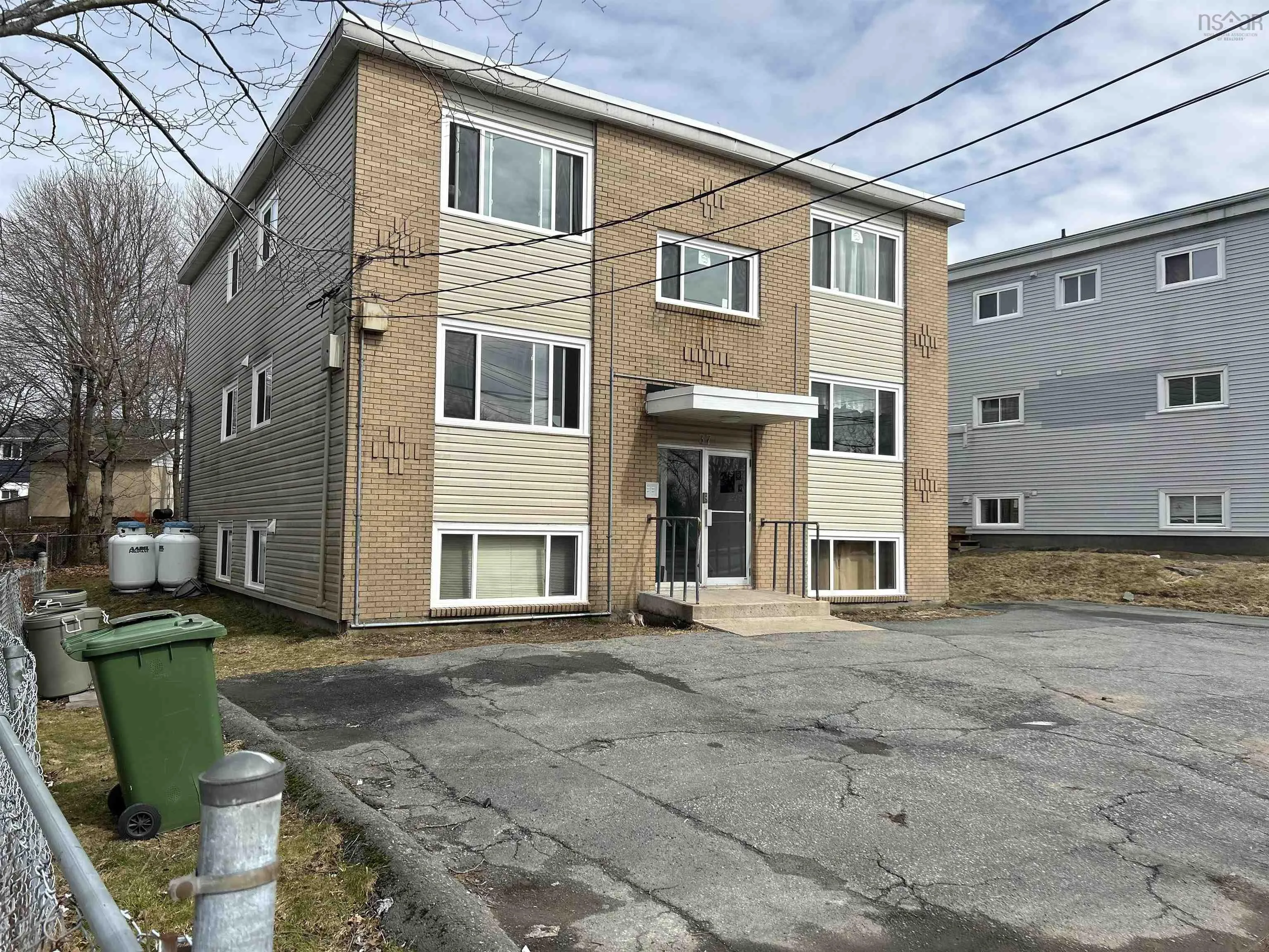 37 Gaston Road, Dartmouth, NS B2Y 3W2, 11 Bedrooms Bedrooms, ,Residential Income,For Sale,Gaston,202521523