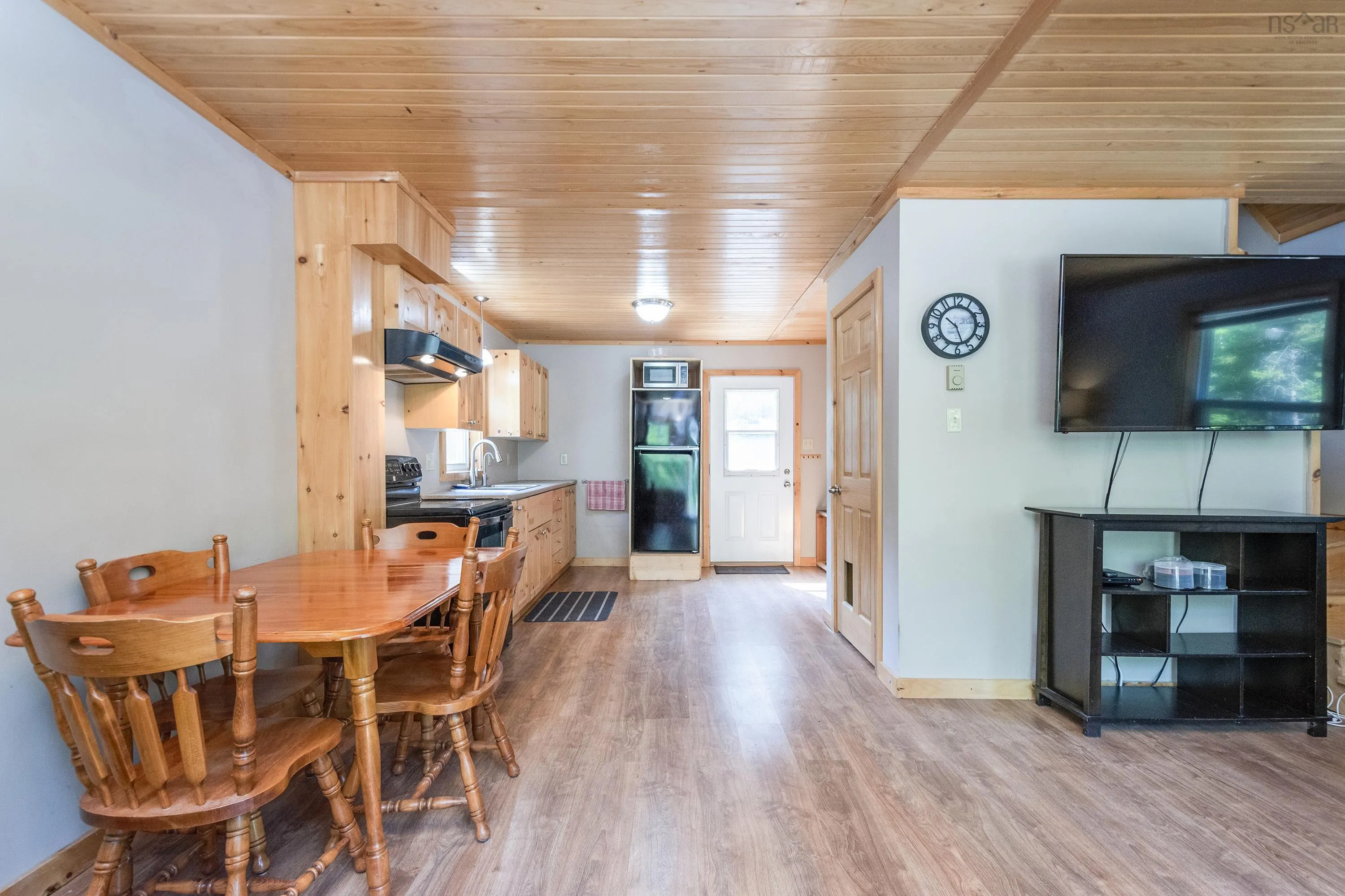 101 Forest Heights Road, Vaughan, NS B0N 2T0, 2 Bedrooms Bedrooms, ,1 BathroomBathrooms,Residential,For Sale,Forest Heights,202519330