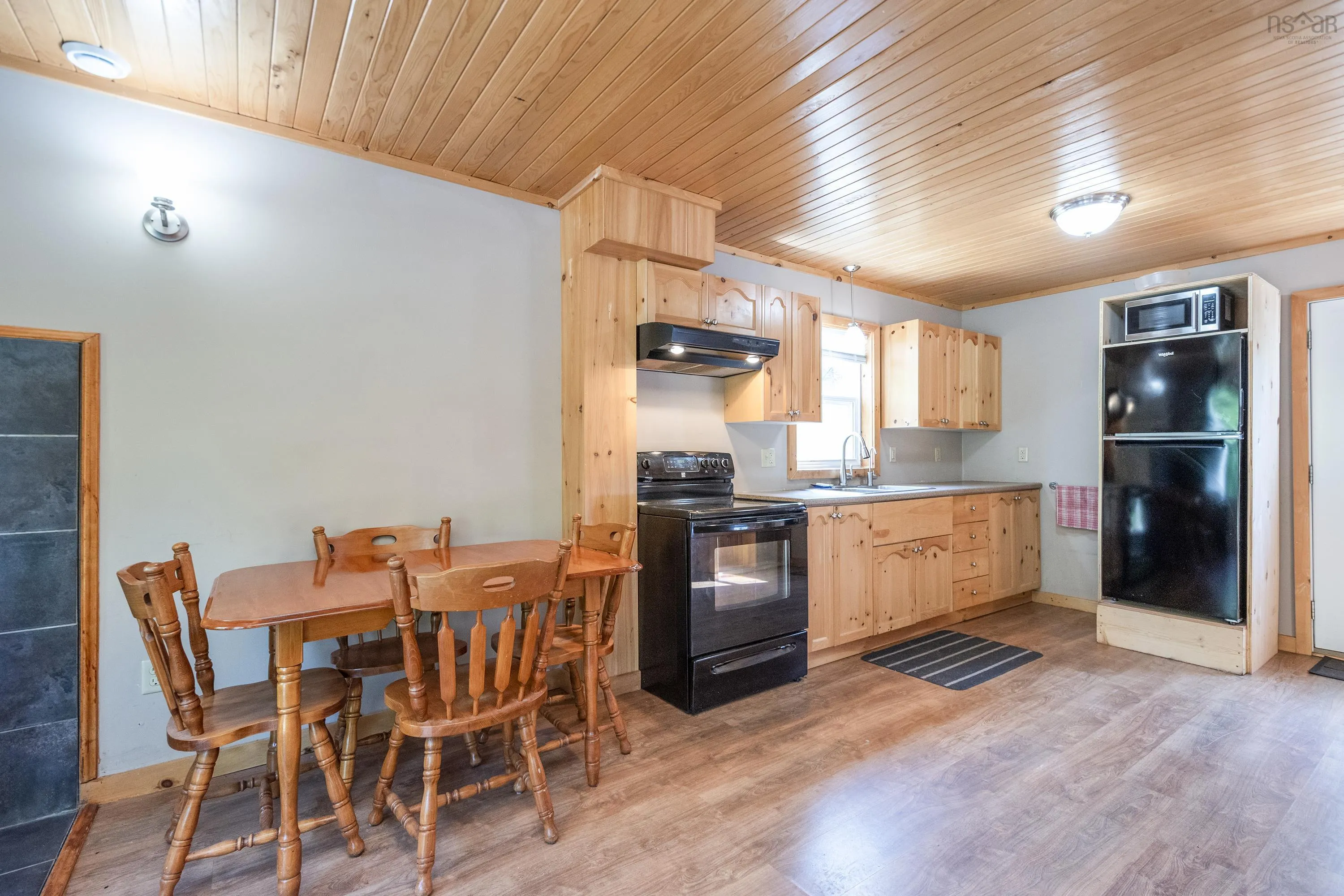101 Forest Heights Road, Vaughan, NS B0N 2T0, 2 Bedrooms Bedrooms, ,1 BathroomBathrooms,Residential,For Sale,Forest Heights,202519330