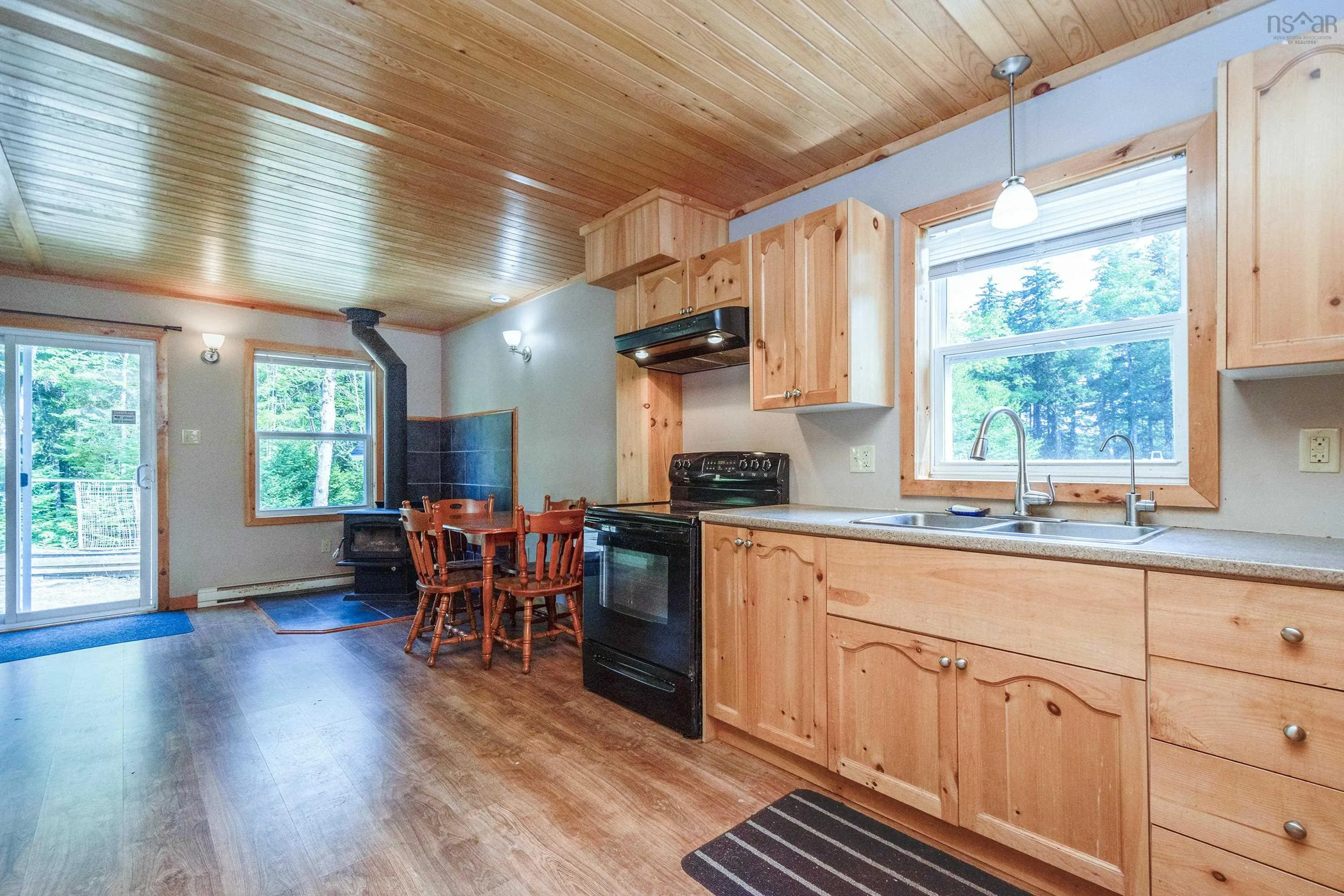 101 Forest Heights Road, Vaughan, NS B0N 2T0, 2 Bedrooms Bedrooms, ,1 BathroomBathrooms,Residential,For Sale,Forest Heights,202519330