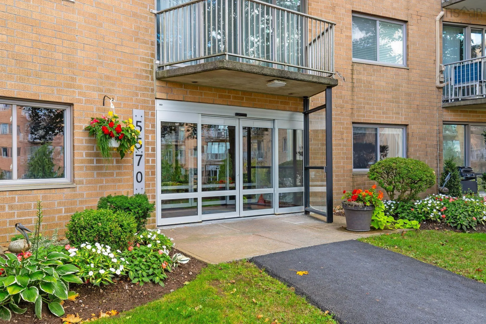 303-5570 Heatherwood Court, Halifax, NS B3K 5N7, 2 Bedrooms Bedrooms, ,2 BathroomsBathrooms,Residential,For Sale,Heatherwood,202525014