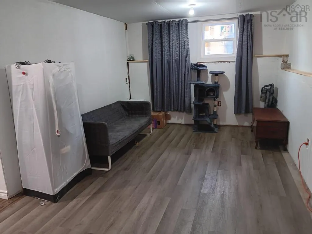 6 Jackson Road, Dartmouth, NS B3A 4A3, 3 Bedrooms Bedrooms, ,2 BathroomsBathrooms,Residential,For Sale,Jackson,202519011