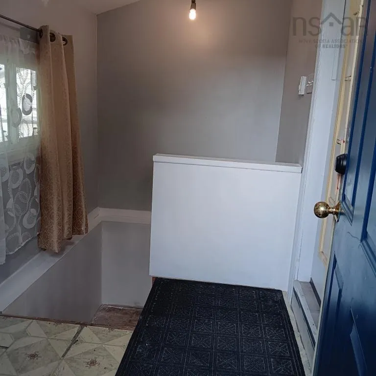 6 Jackson Road, Dartmouth, NS B3A 4A3, 3 Bedrooms Bedrooms, ,2 BathroomsBathrooms,Residential,For Sale,Jackson,202519011