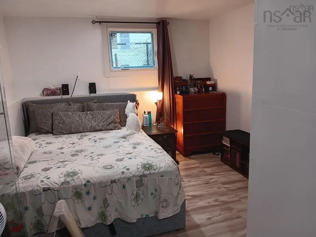 6 Jackson Road, Dartmouth, NS B3A 4A3, 3 Bedrooms Bedrooms, ,2 BathroomsBathrooms,Residential,For Sale,Jackson,202519011