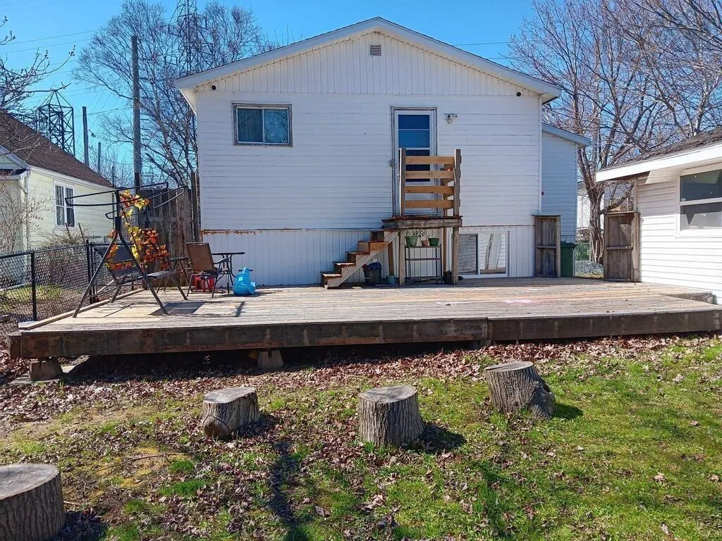 6 Jackson Road, Dartmouth, NS B3A 4A3, 3 Bedrooms Bedrooms, ,2 BathroomsBathrooms,Residential,For Sale,Jackson,202519011
