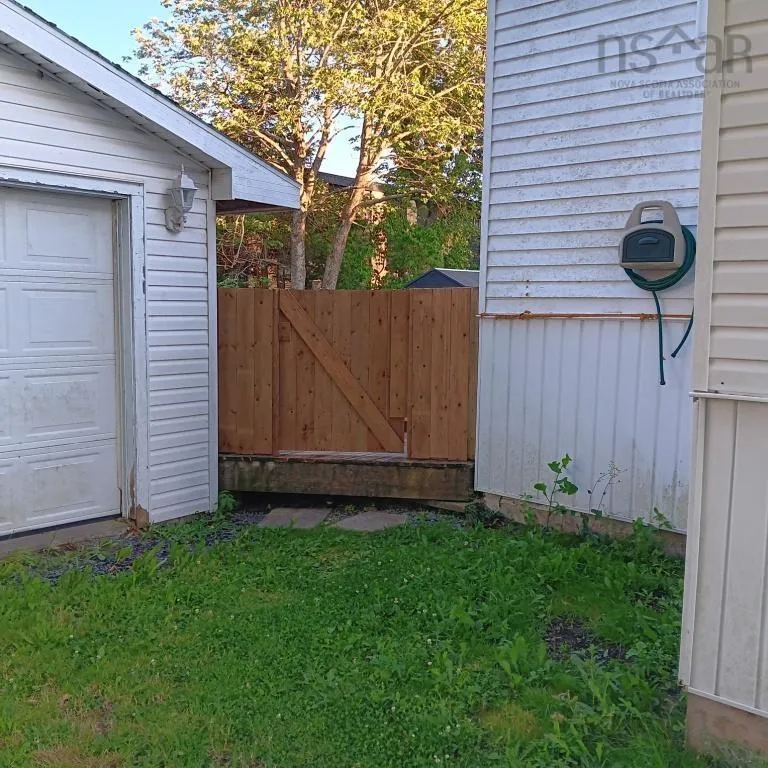 6 Jackson Road, Dartmouth, NS B3A 4A3, 3 Bedrooms Bedrooms, ,2 BathroomsBathrooms,Residential,For Sale,Jackson,202519011