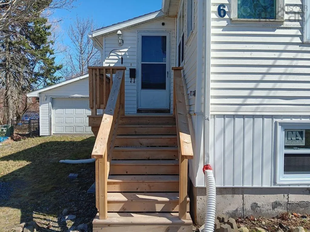 6 Jackson Road, Dartmouth, NS B3A 4A3, 3 Bedrooms Bedrooms, ,2 BathroomsBathrooms,Residential,For Sale,Jackson,202519011
