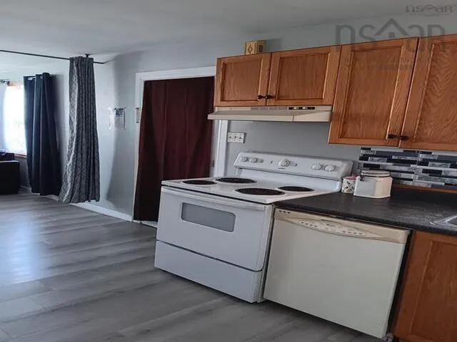 6 Jackson Road, Dartmouth, NS B3A 4A3, 3 Bedrooms Bedrooms, ,2 BathroomsBathrooms,Residential,For Sale,Jackson,202519011