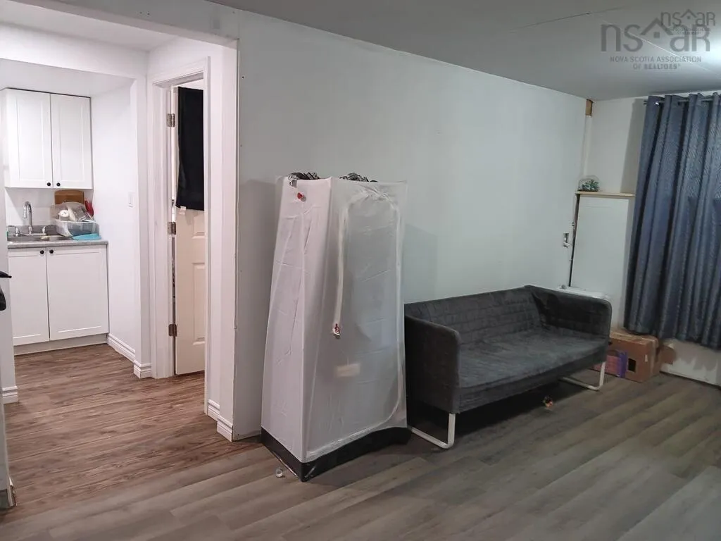 6 Jackson Road, Dartmouth, NS B3A 4A3, 3 Bedrooms Bedrooms, ,2 BathroomsBathrooms,Residential,For Sale,Jackson,202519011