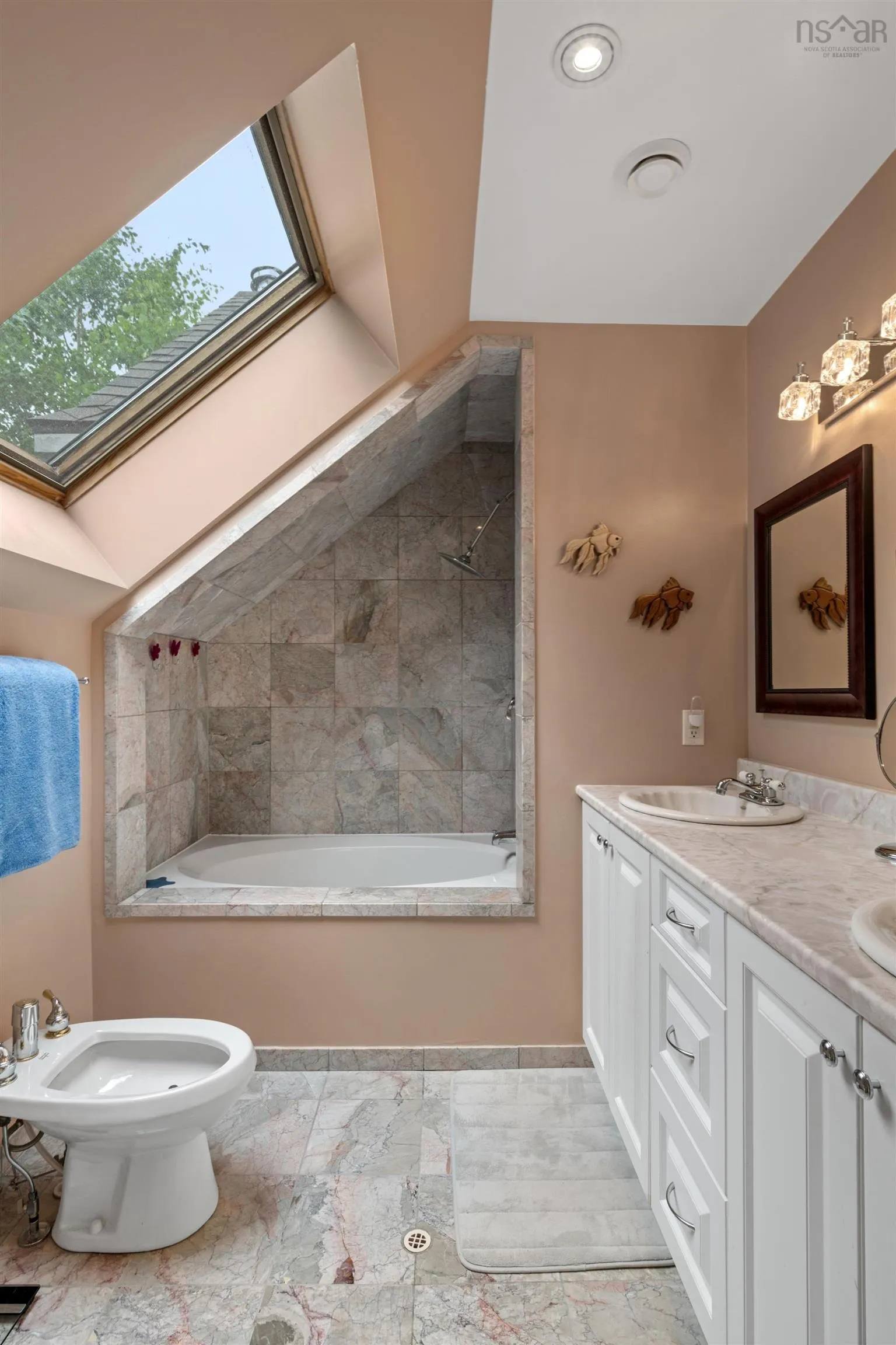 A-184 Shore Club Road, Hubbards, NS B0J 1T0, 2 Bedrooms Bedrooms, ,3 BathroomsBathrooms,Residential,For Sale,Shore Club,202521081