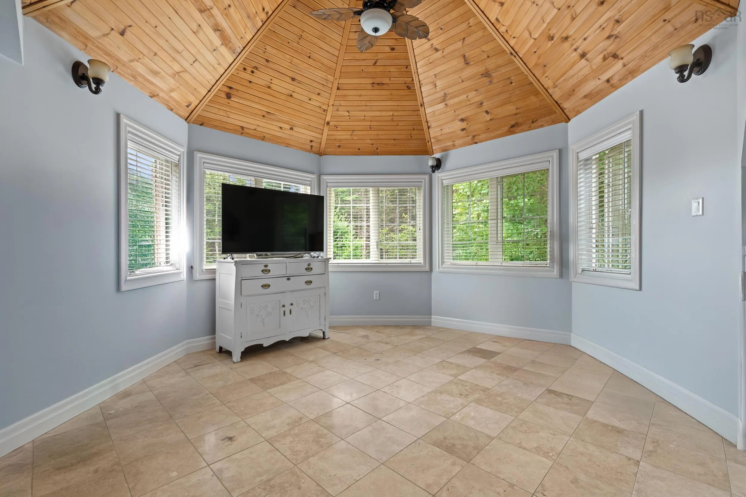 A-184 Shore Club Road, Hubbards, NS B0J 1T0, 2 Bedrooms Bedrooms, ,3 BathroomsBathrooms,Residential,For Sale,Shore Club,202521081