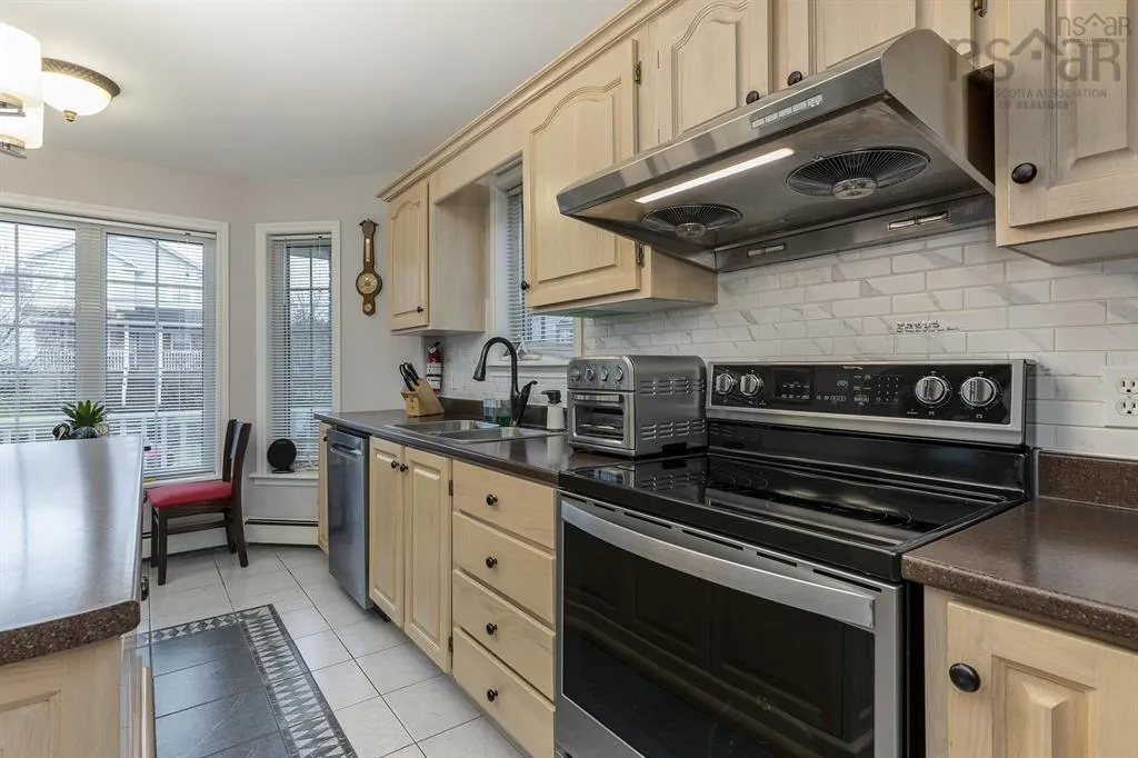 7 Roxham Close, Halifax Regional Municipality, NS B3S 1G2, 5 Bedrooms Bedrooms, ,4 BathroomsBathrooms,Residential,For Sale,Roxham,202518146
