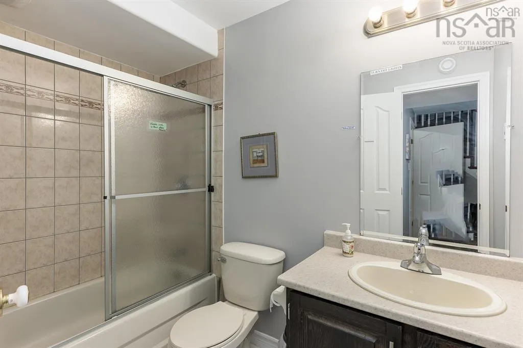 7 Roxham Close, Halifax Regional Municipality, NS B3S 1G2, 5 Bedrooms Bedrooms, ,4 BathroomsBathrooms,Residential,For Sale,Roxham,202518146
