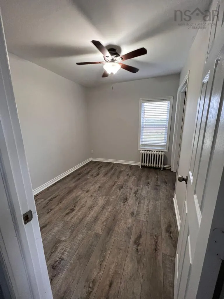 84 Intercolonial Street, Sydney Ns B1p 1s6, 4 Bedrooms Bedrooms, ,Residential Income,For Sale,Intercolonial,202504521