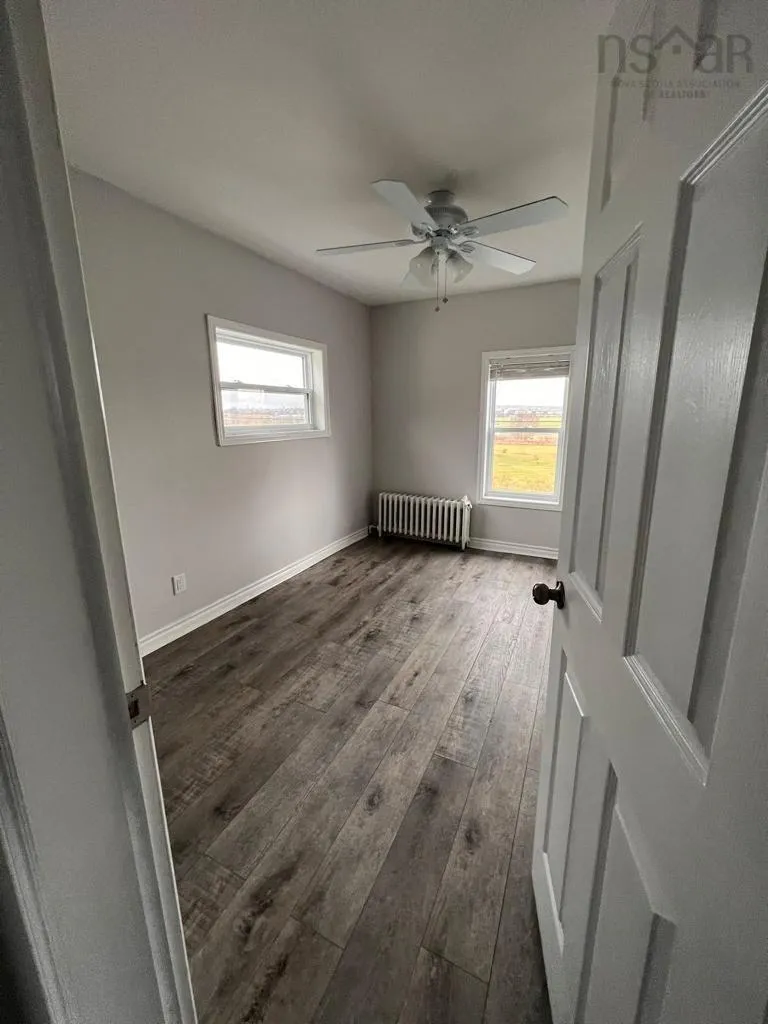 84 Intercolonial Street, Sydney Ns B1p 1s6, 4 Bedrooms Bedrooms, ,Residential Income,For Sale,Intercolonial,202504521