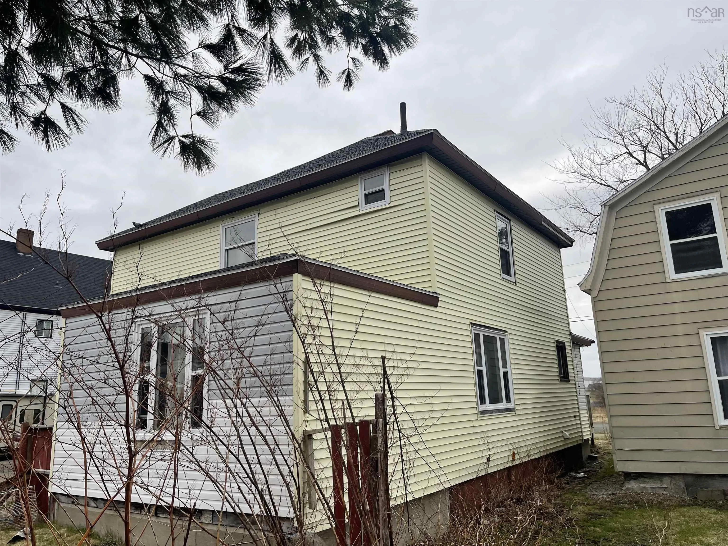 84 Intercolonial Street, Sydney Ns B1p 1s6, 4 Bedrooms Bedrooms, ,Residential Income,For Sale,Intercolonial,202504521