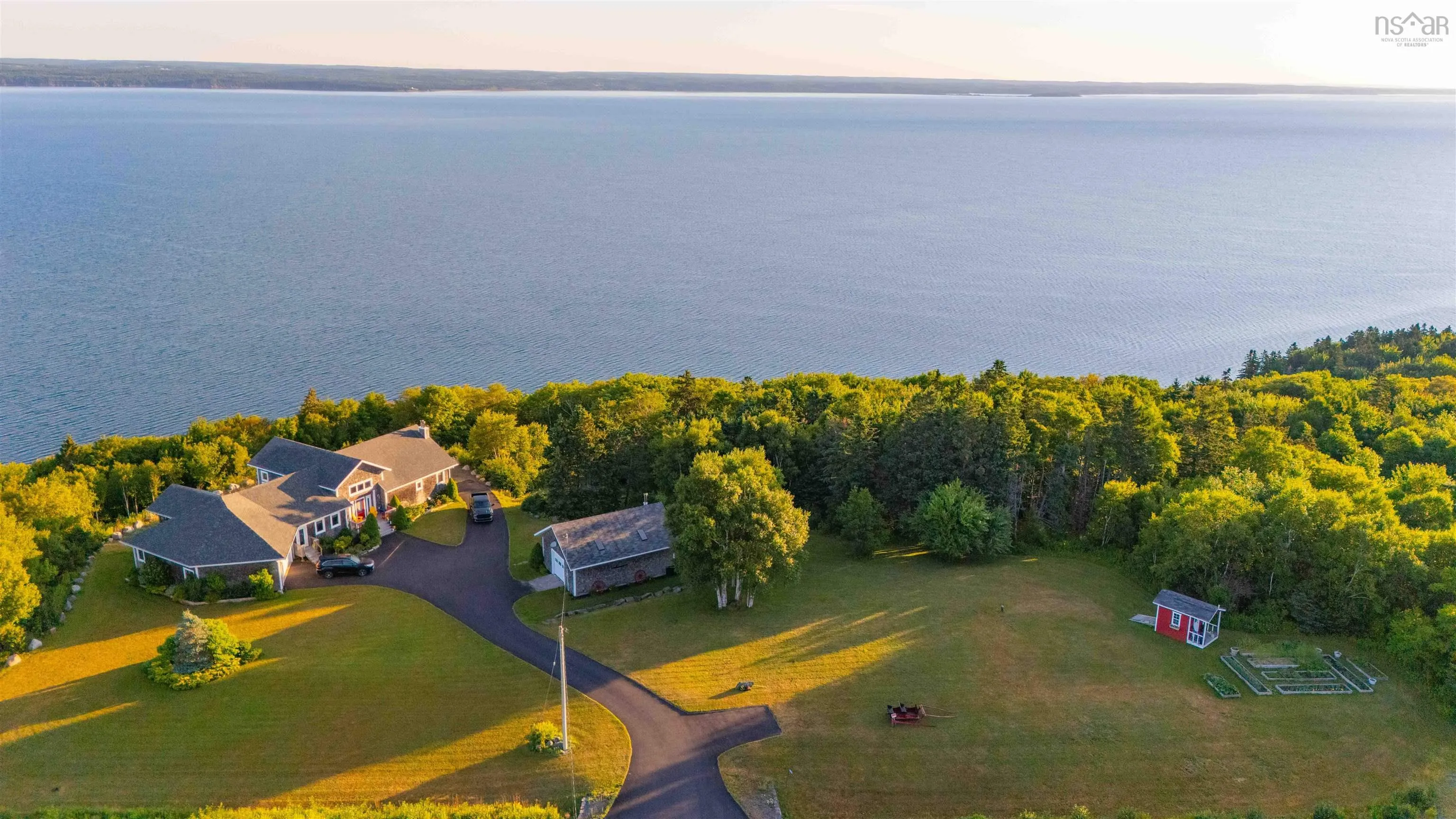 8194 Highway 16, Dorts Cove, NS B0H 1N0, 3 Bedrooms Bedrooms, ,4 BathroomsBathrooms,Residential,For Sale,Highway 16,202521564