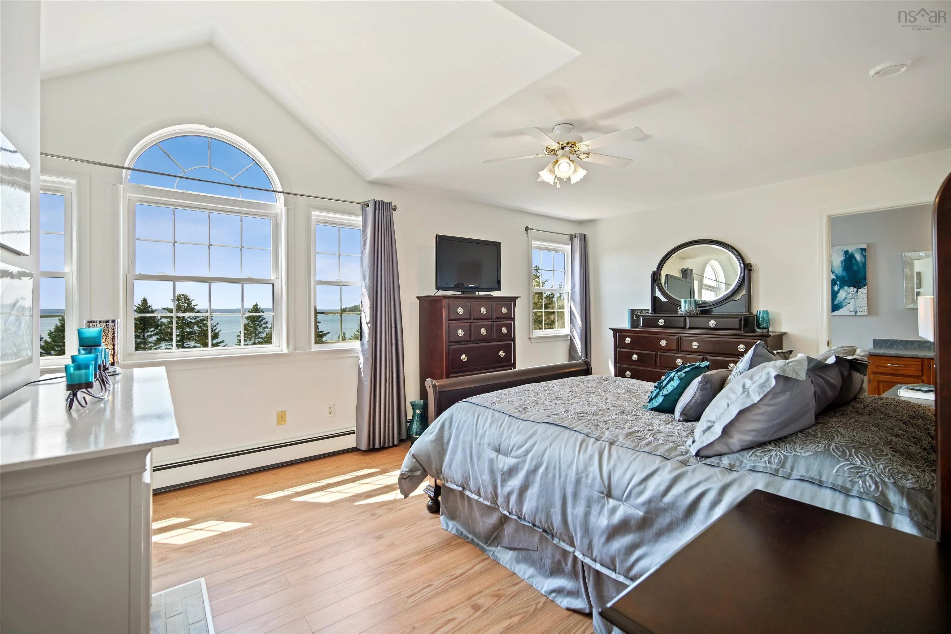 9085 Peggys Cove Road, Indian Harbour, NS B3Z 3N4, 4 Bedrooms Bedrooms, ,3 BathroomsBathrooms,Residential,For Sale,Peggys Cove,202521842