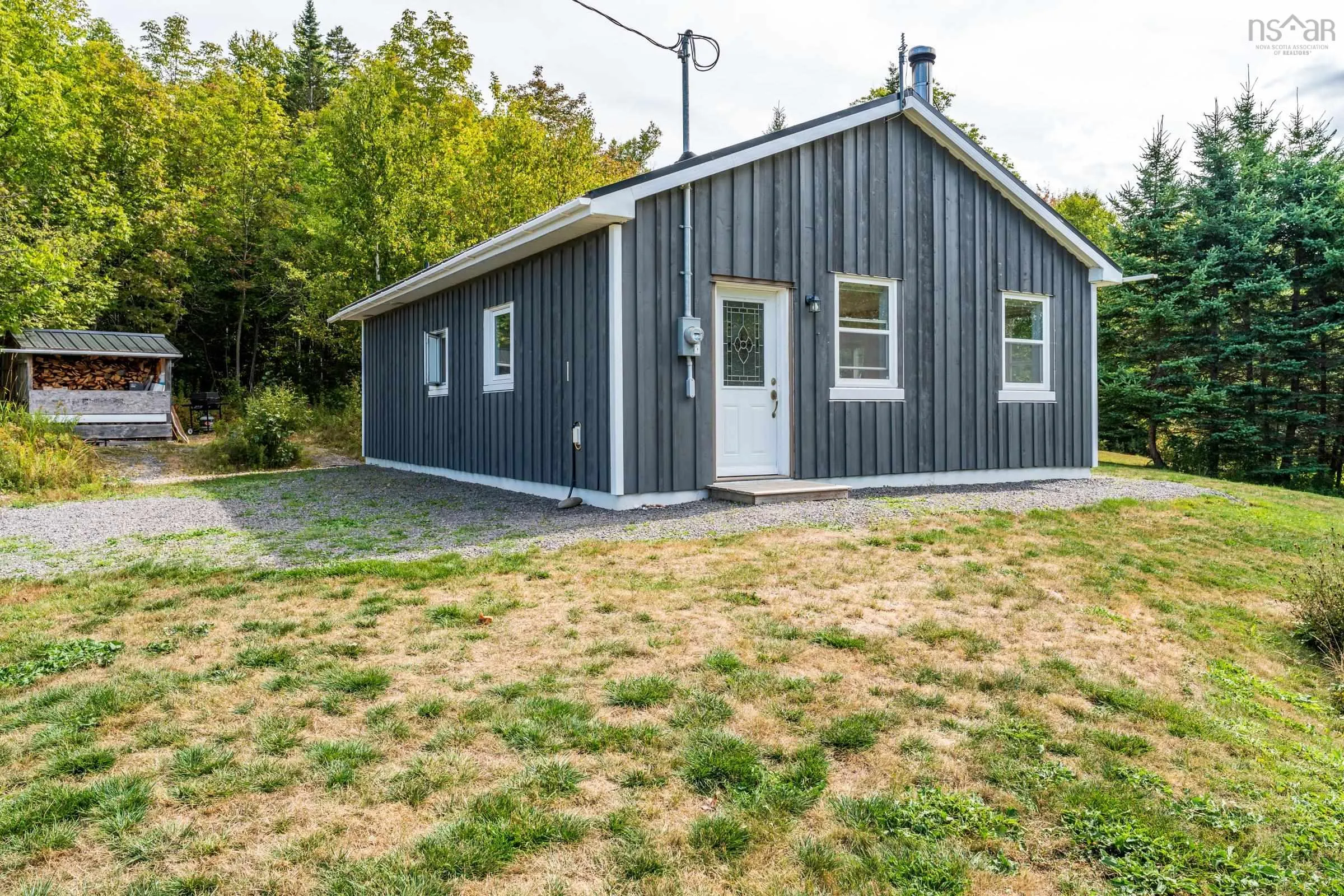 646 Russia Road, Black Rock, NS B0P 1V0, 2 Bedrooms Bedrooms, ,1 BathroomBathrooms,Residential,For Sale,Russia,202523015