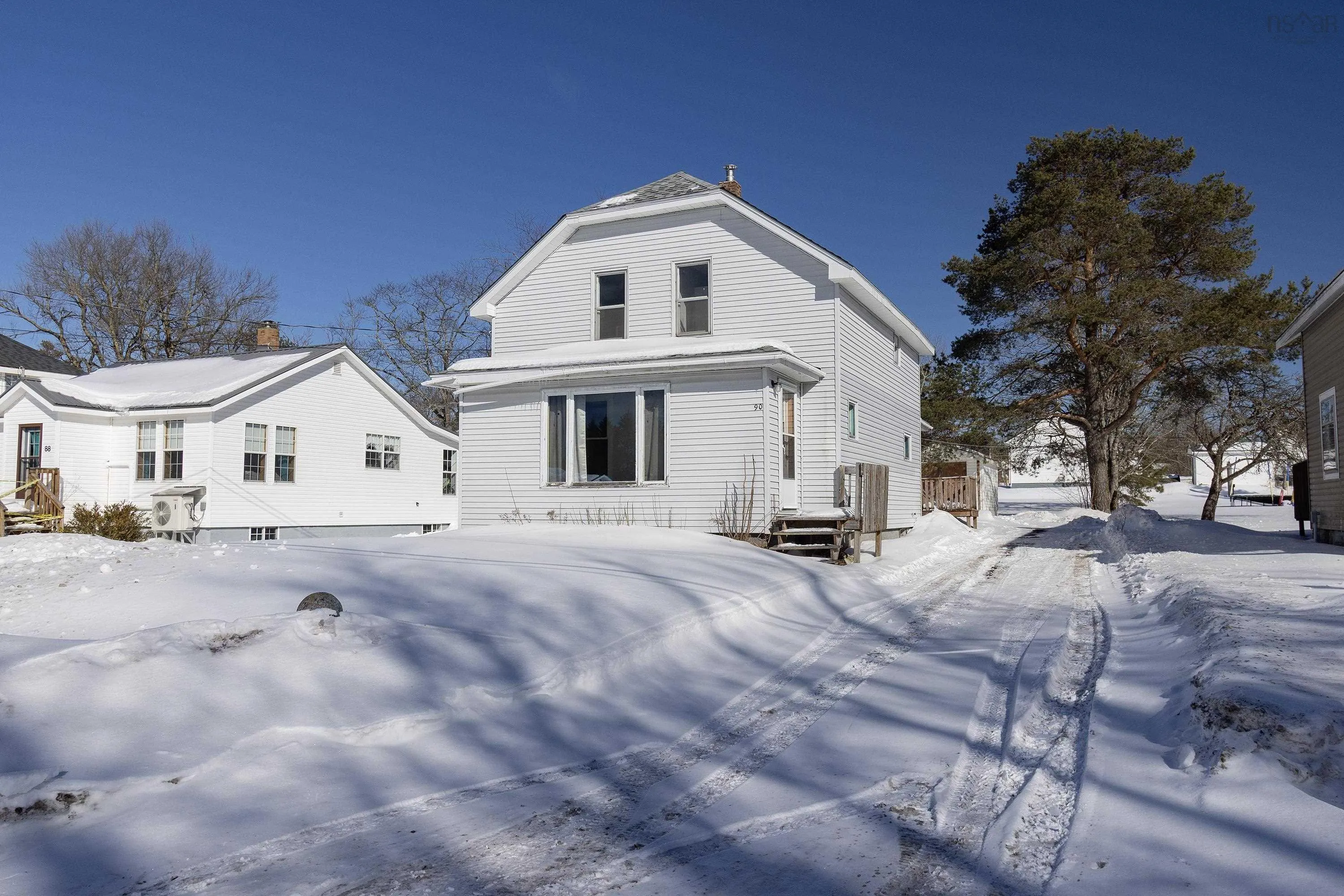 90 Mcfarlane Street, Springhill, NS B0M 1X0, 3 Bedrooms Bedrooms, ,2 BathroomsBathrooms,Residential,For Sale,Mcfarlane,202520034