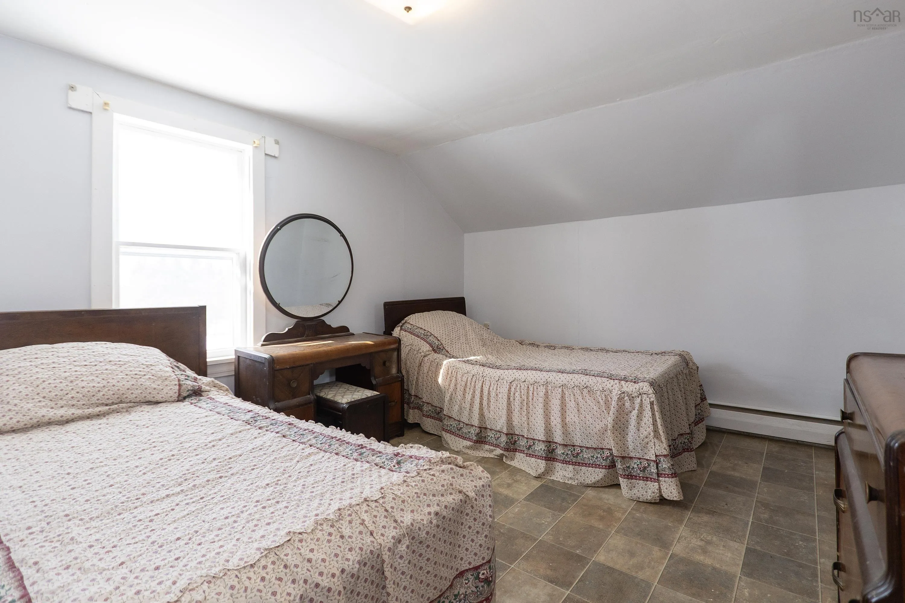90 Mcfarlane Street, Springhill, NS B0M 1X0, 3 Bedrooms Bedrooms, ,2 BathroomsBathrooms,Residential,For Sale,Mcfarlane,202520034