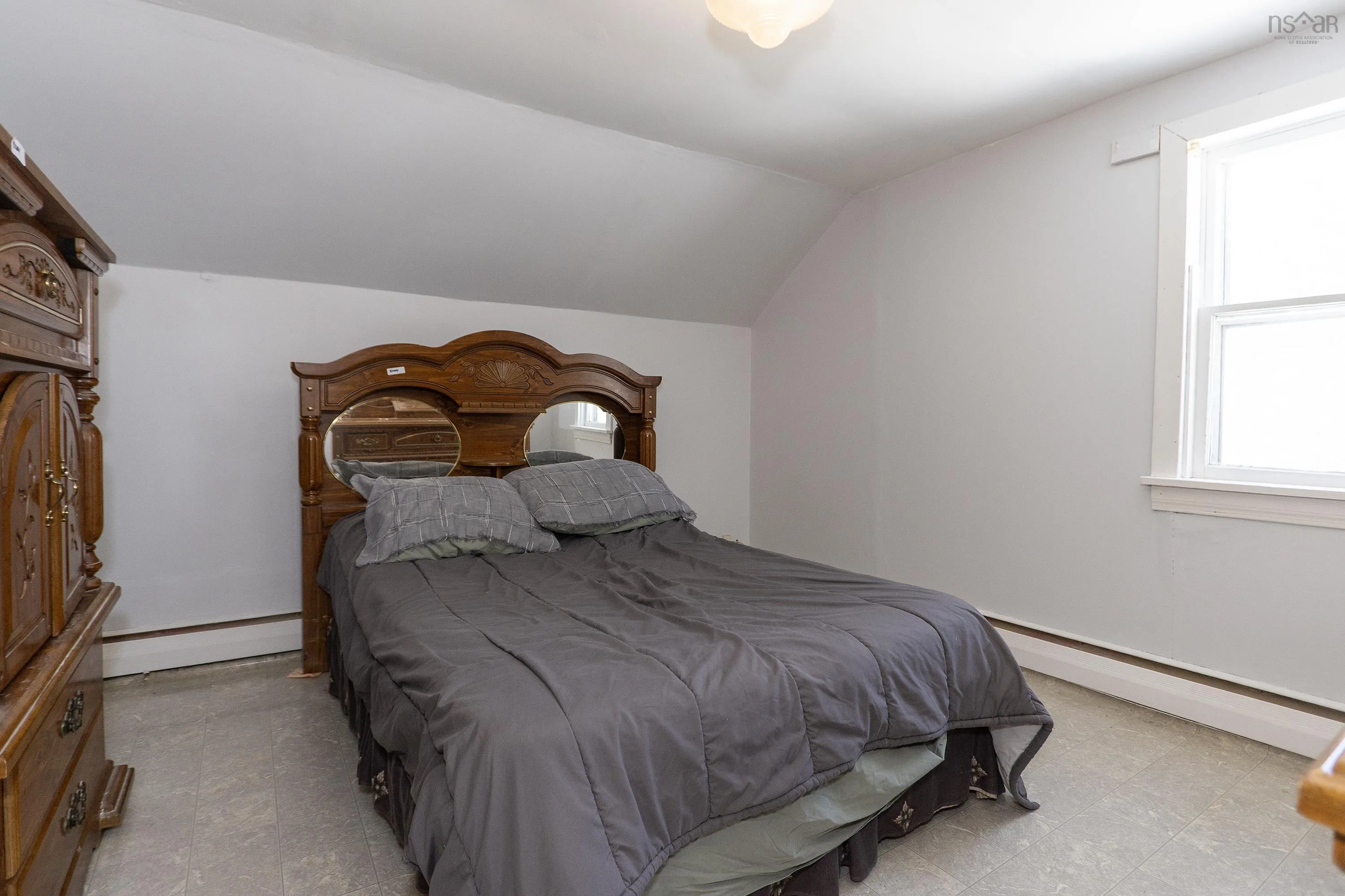 90 Mcfarlane Street, Springhill, NS B0M 1X0, 3 Bedrooms Bedrooms, ,2 BathroomsBathrooms,Residential,For Sale,Mcfarlane,202520034