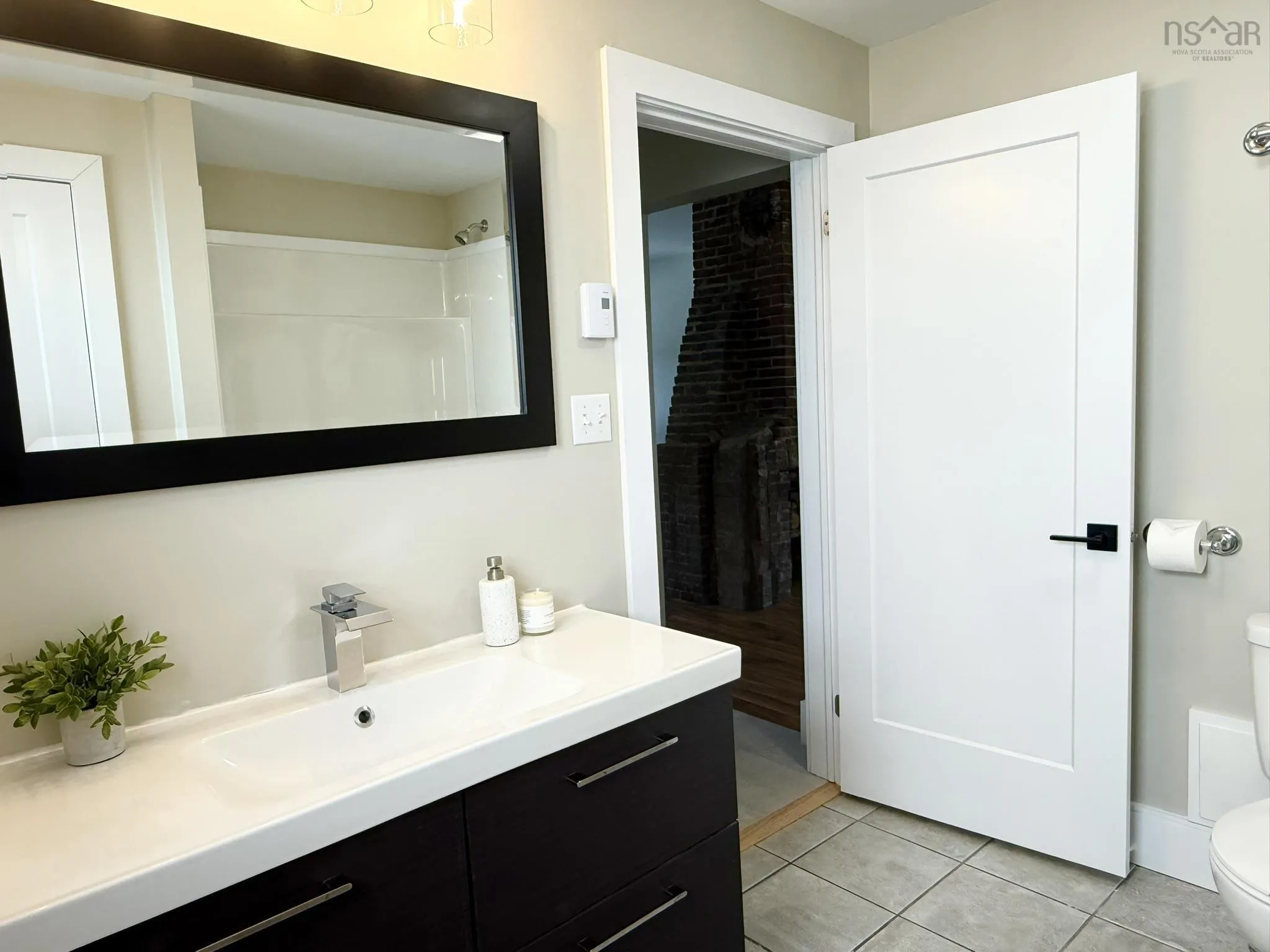 249 Portland Street, Dartmouth, NS B2Y 1J8, 5 Bedrooms Bedrooms, ,3 BathroomsBathrooms,Residential,For Sale,Portland,202518523